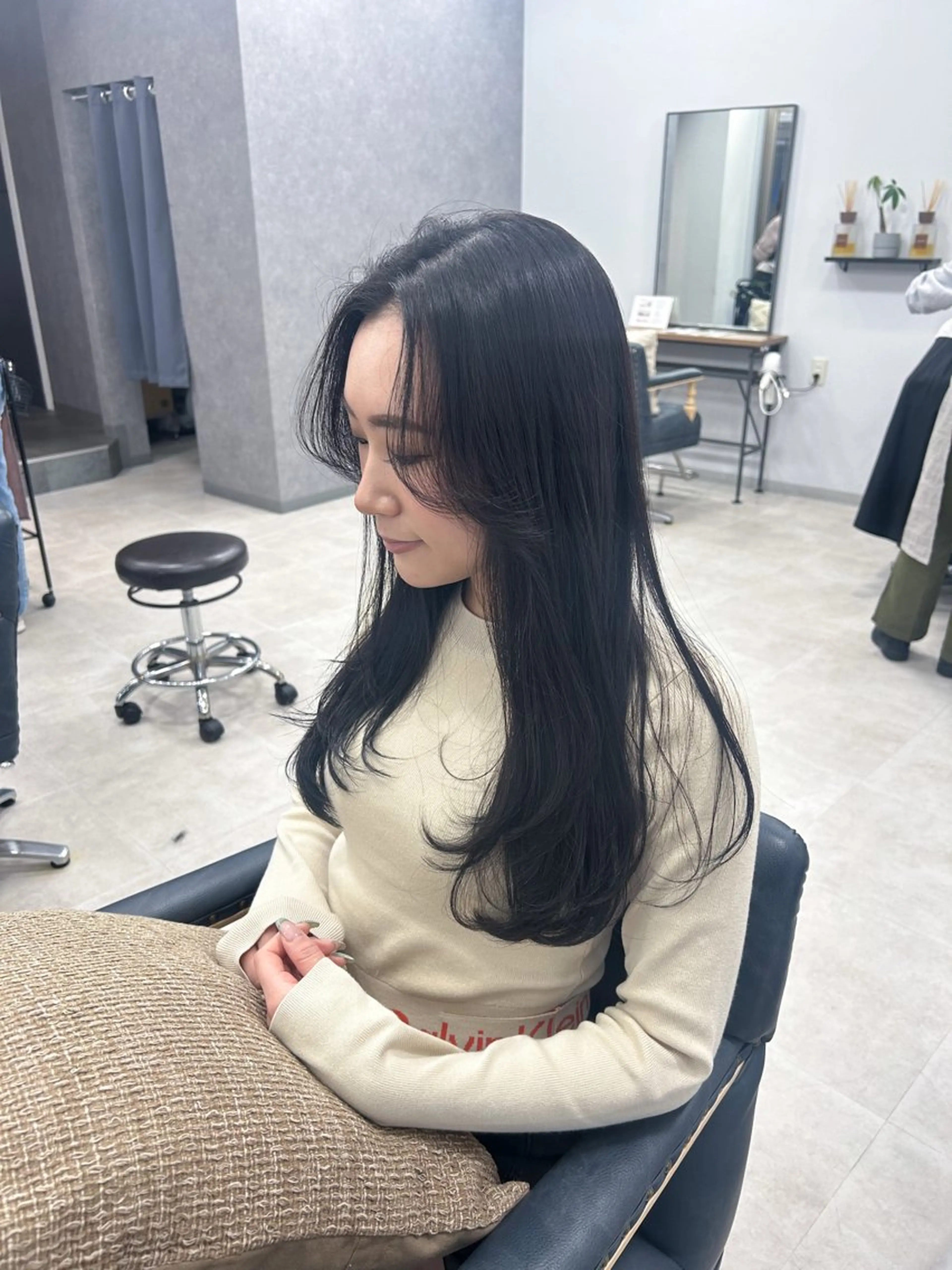 ロング カラー 顔周りカット レイヤーカット カット 幣 あや乃のヘアスタイル