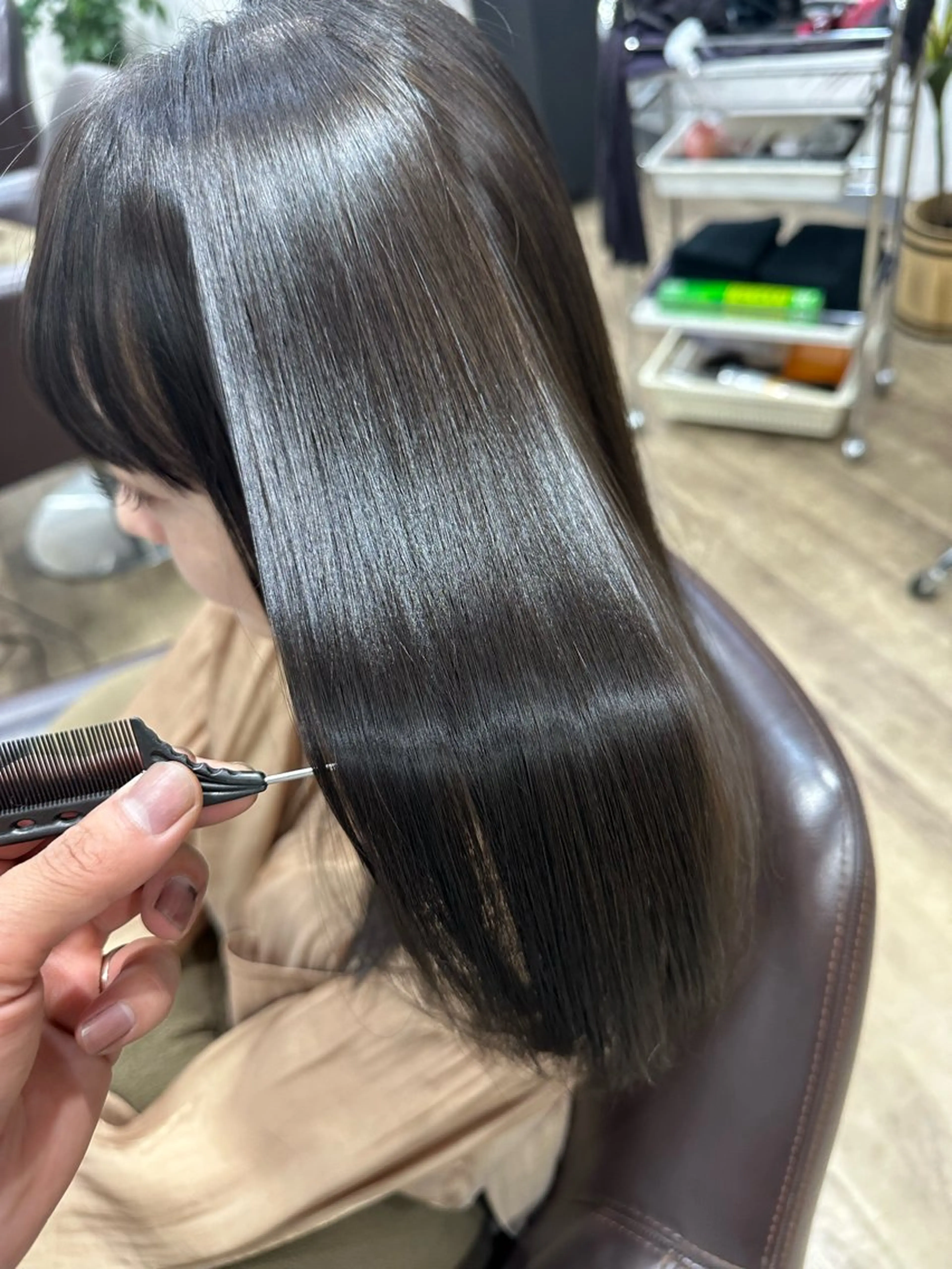 セミロング カラー パーマ ヘアアレンジ ケアカラー グレージュ オリーブグレージュ オリーブグレー 髪質改善 カット ヘアカラー トリートメント VIVIE【ヴィヴィ】所属・髪質改善/韓国風 レイヤー/田村祐樹のヘアスタイル