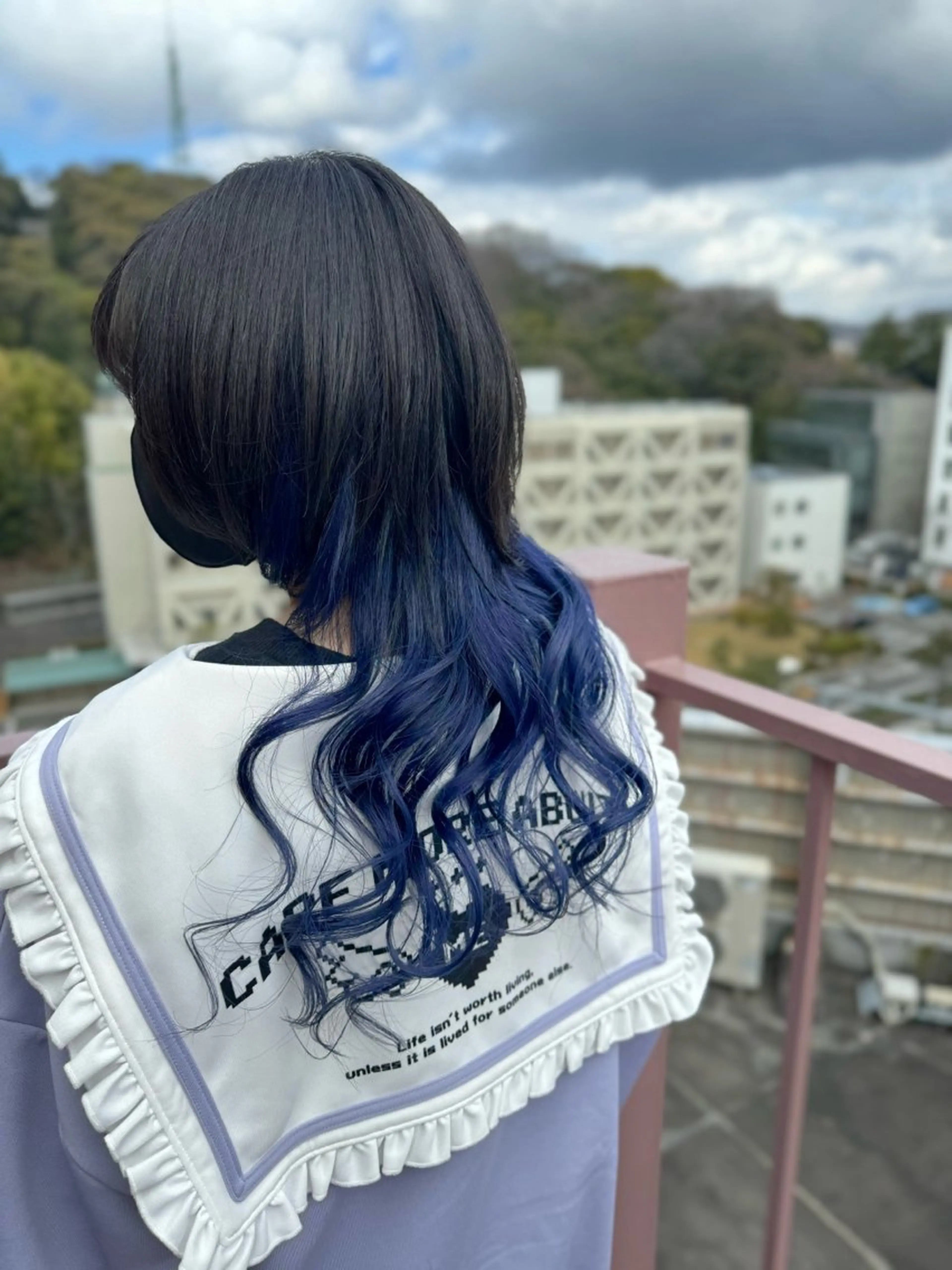 セミロング カラー ブルーカラー インナーカラー ウルフカット ヘアカラー Viage （ビアージュ）のヘアスタイル