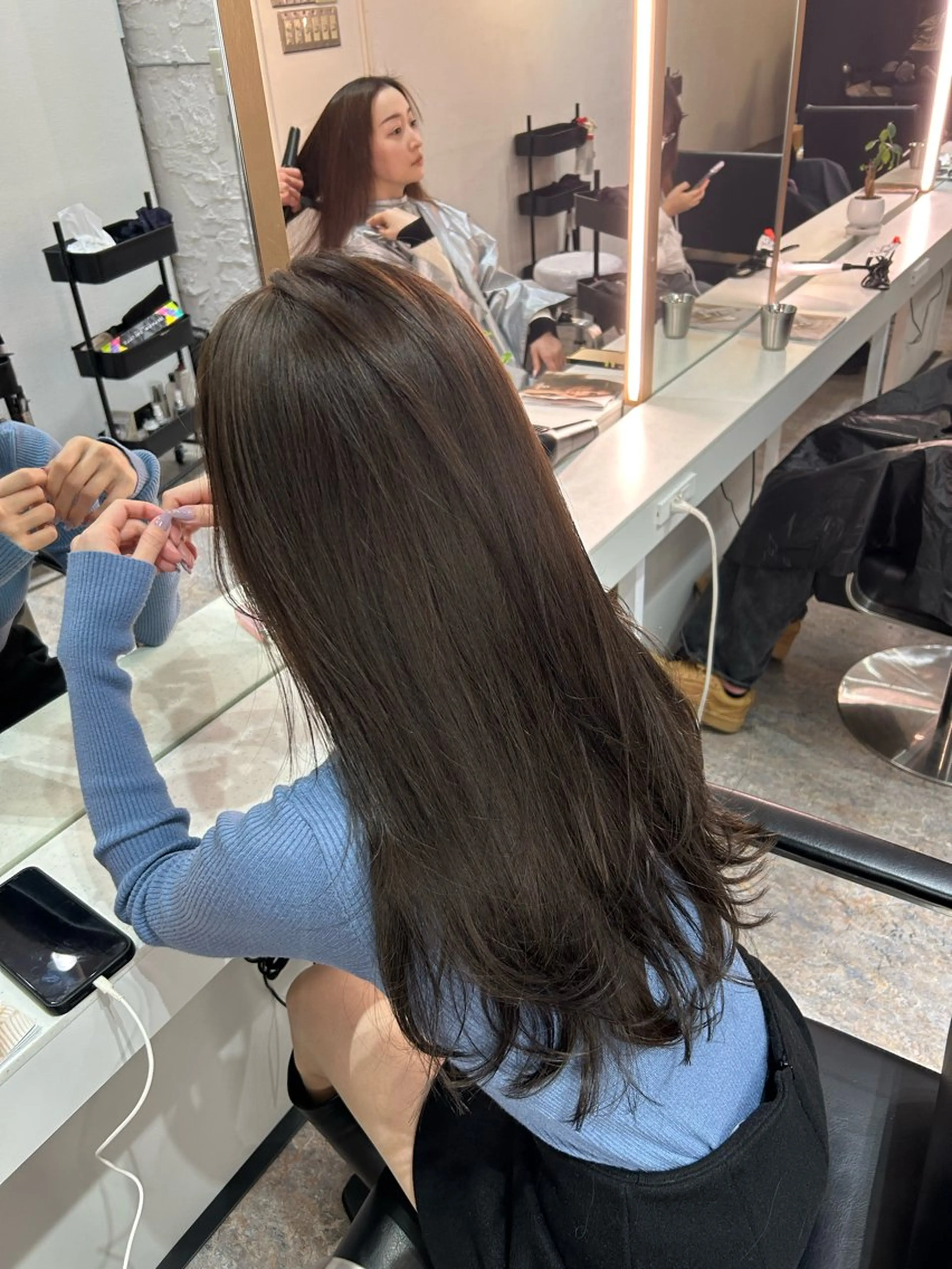 ロング カラー グレージュ カーキグレージュ カット ヘアカラー トリートメント レイヤーカット BLend 渋谷のヘアスタイル