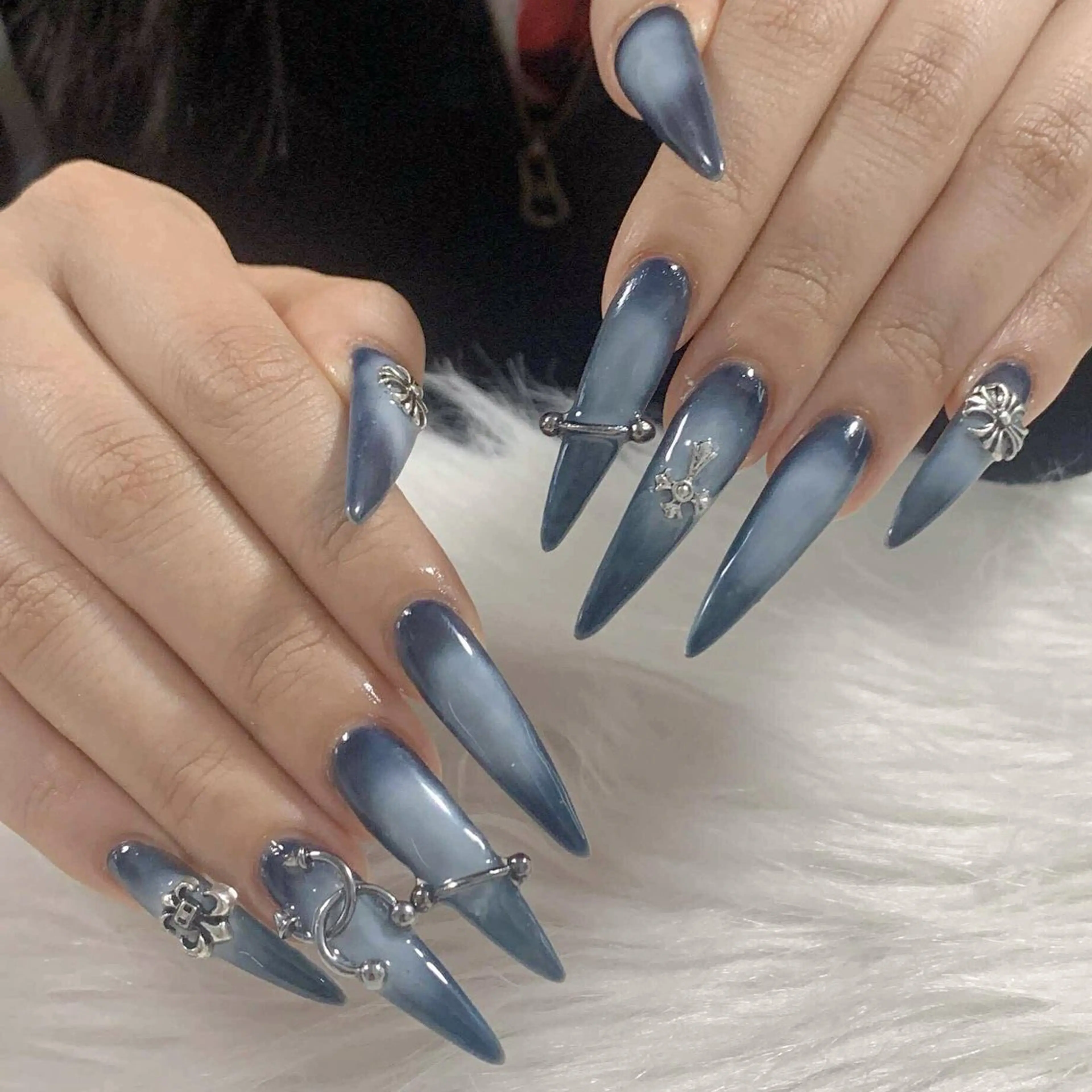 ネイル オーロラネイル クリアネイル 成人式 フラッシュネイル ジェルネイル ハンドネイル Amee Nail Salonのネイルデザイン