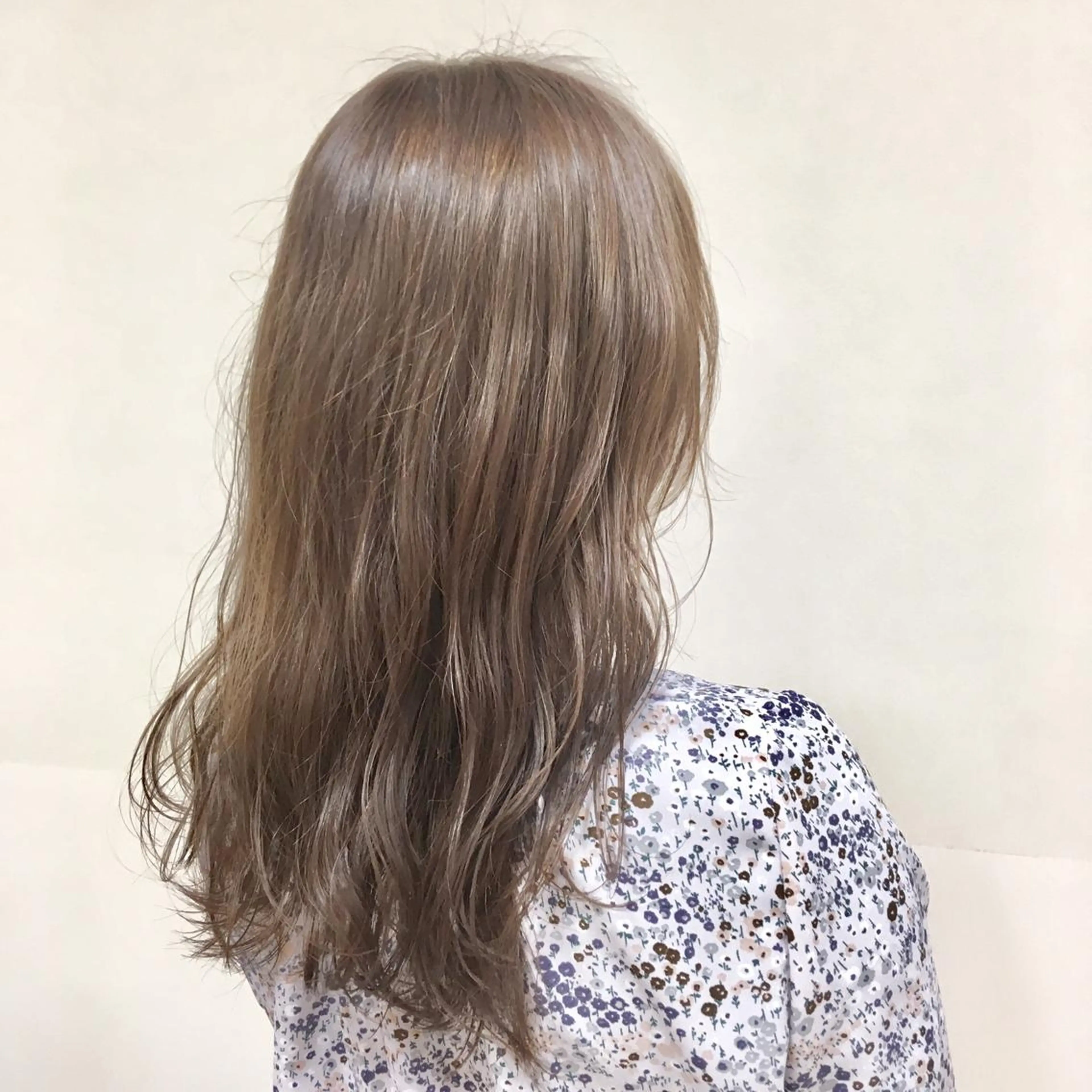 セミロング カラー ヘアアレンジ ヘアカラー トリートメント 【Sweep】おじま のぞみのヘアスタイル