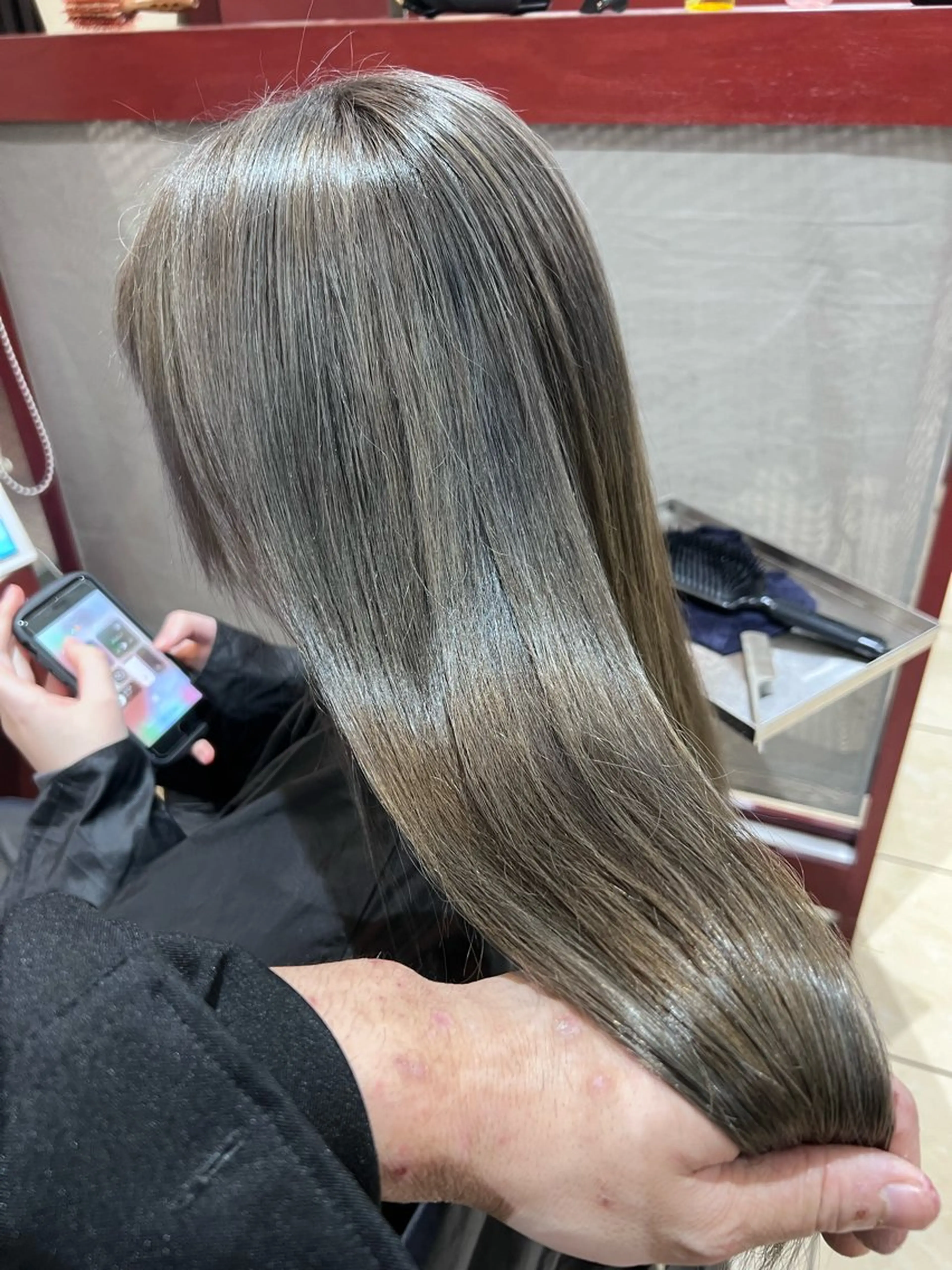 ロング ヘアカラー 坂本 優輝のヘアスタイル