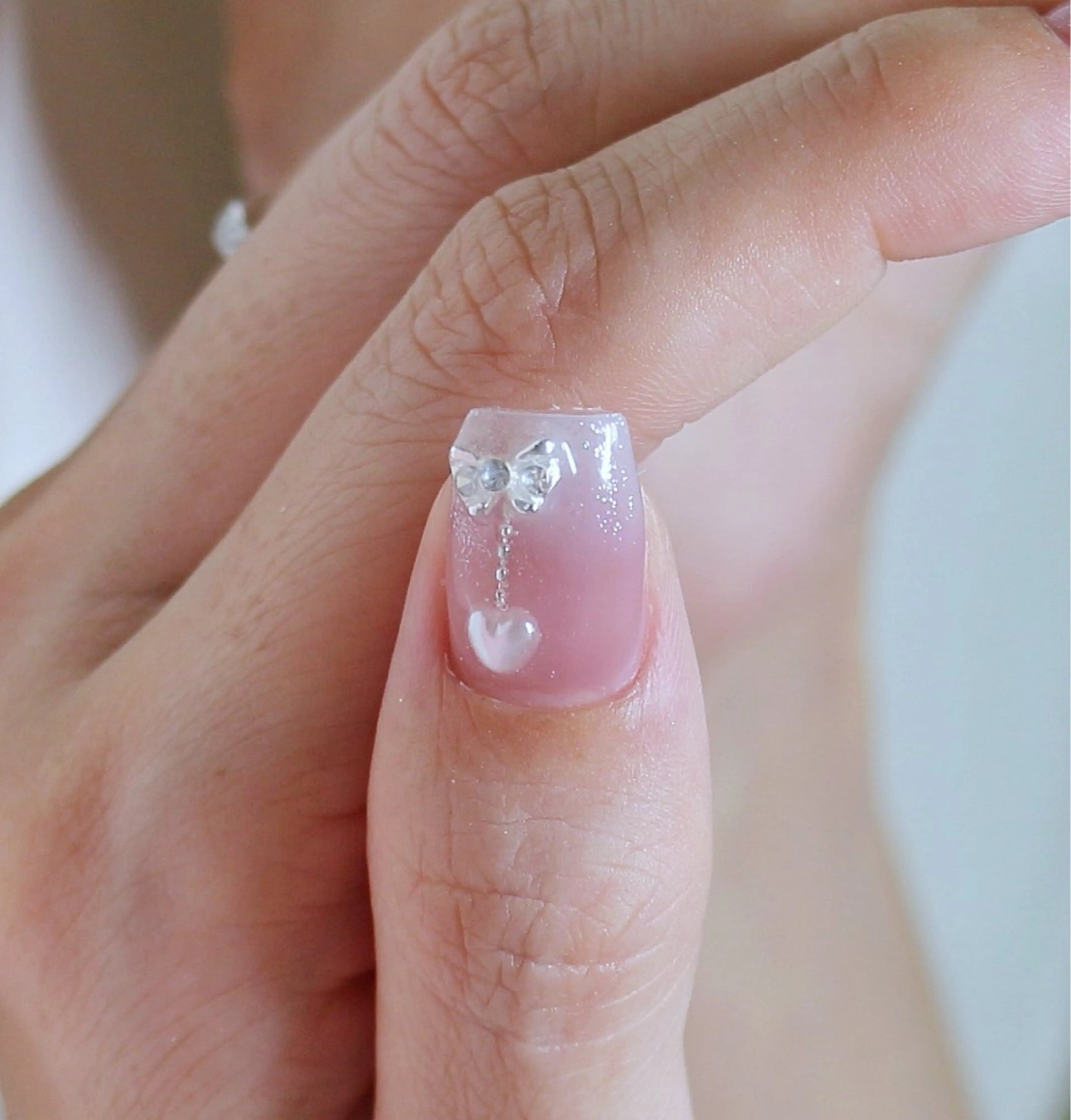 ネイル ハート キラキラネイル 韓国ネイル オフィスネイル ピンク ハンドネイル Baku Nailsのネイルデザイン