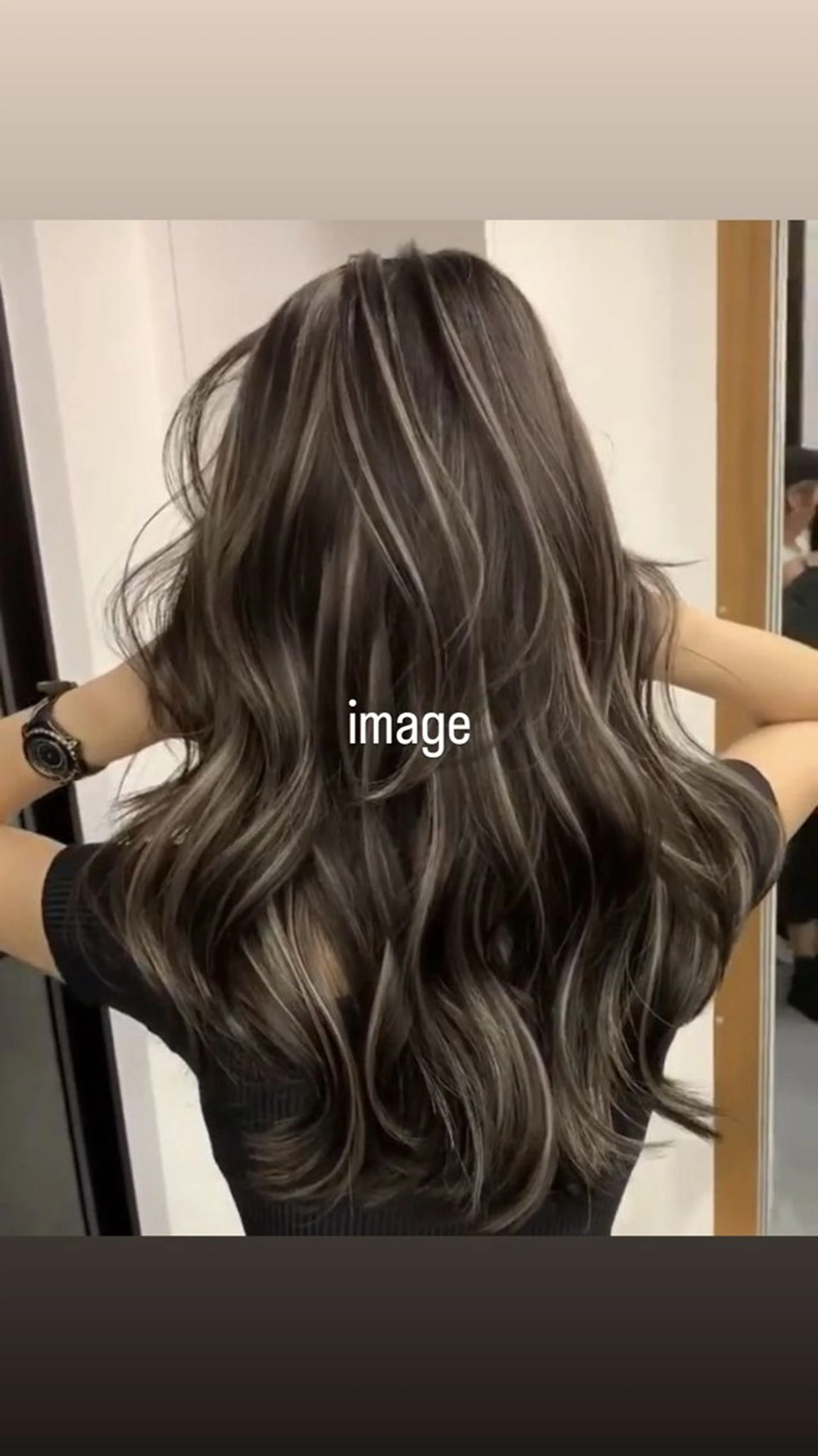 セミロング カラー ハイライトカラー ハイライト 市川 奈緒のヘアスタイル