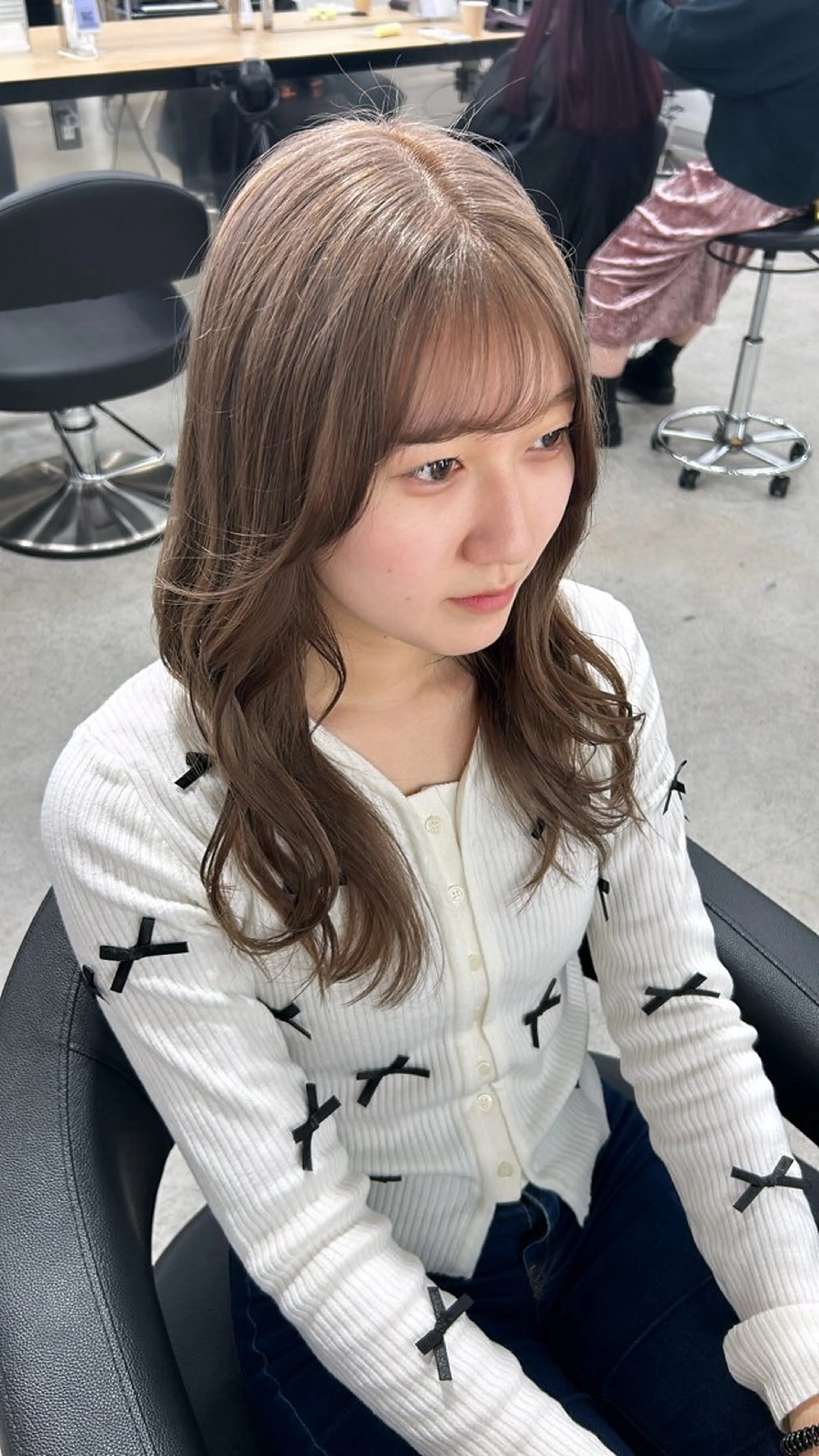 ロング メンズ ヘアカラー トリートメント 艶感ミルクティー🤍 色落ち綺麗🤍ともやのヘアスタイル