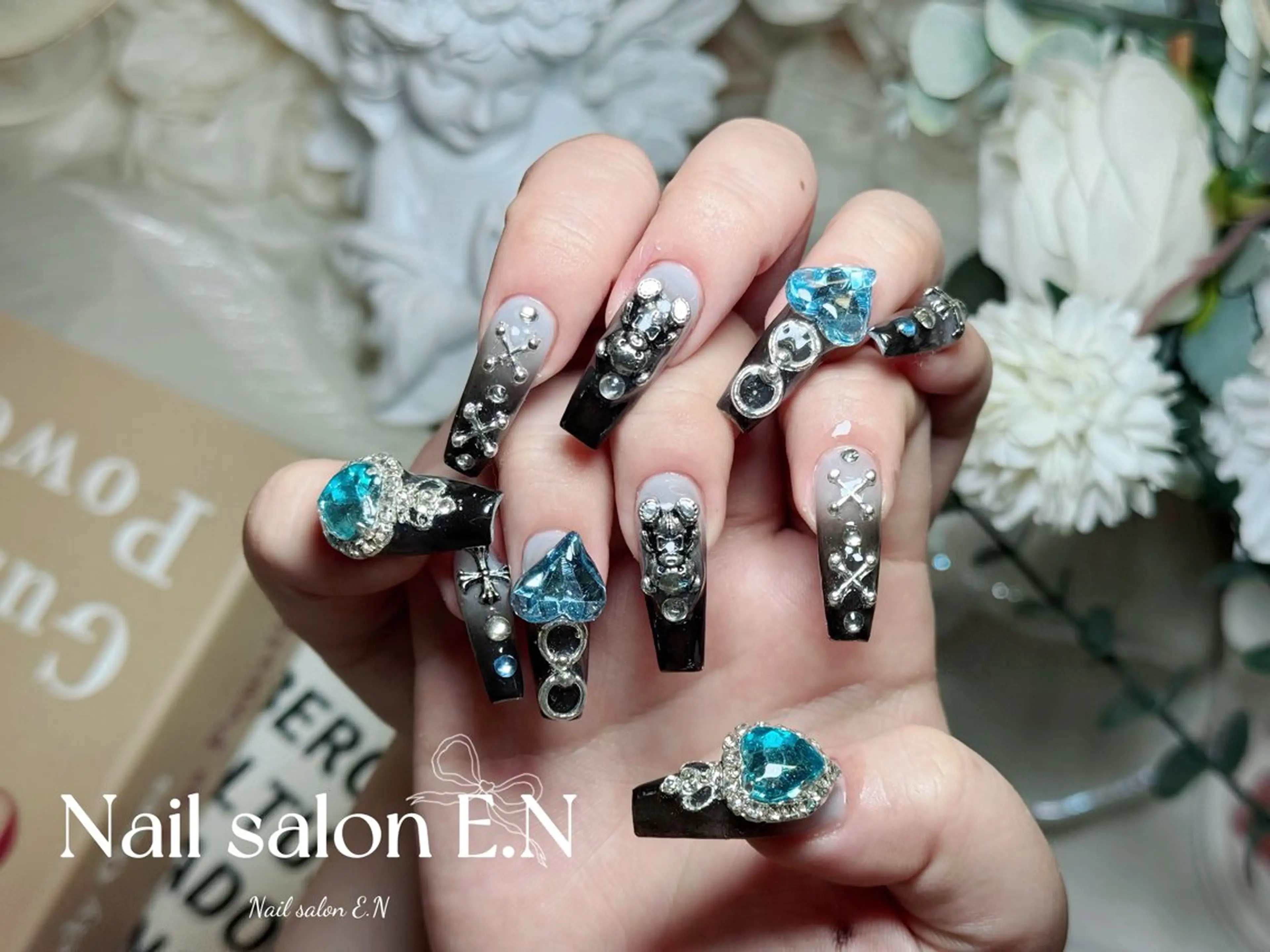 ネイル アートネイル オーロラネイル ブラウン クリアネイル フレンチネイル E.N🦋 長さ出し/持ち込みのネイルデザイン