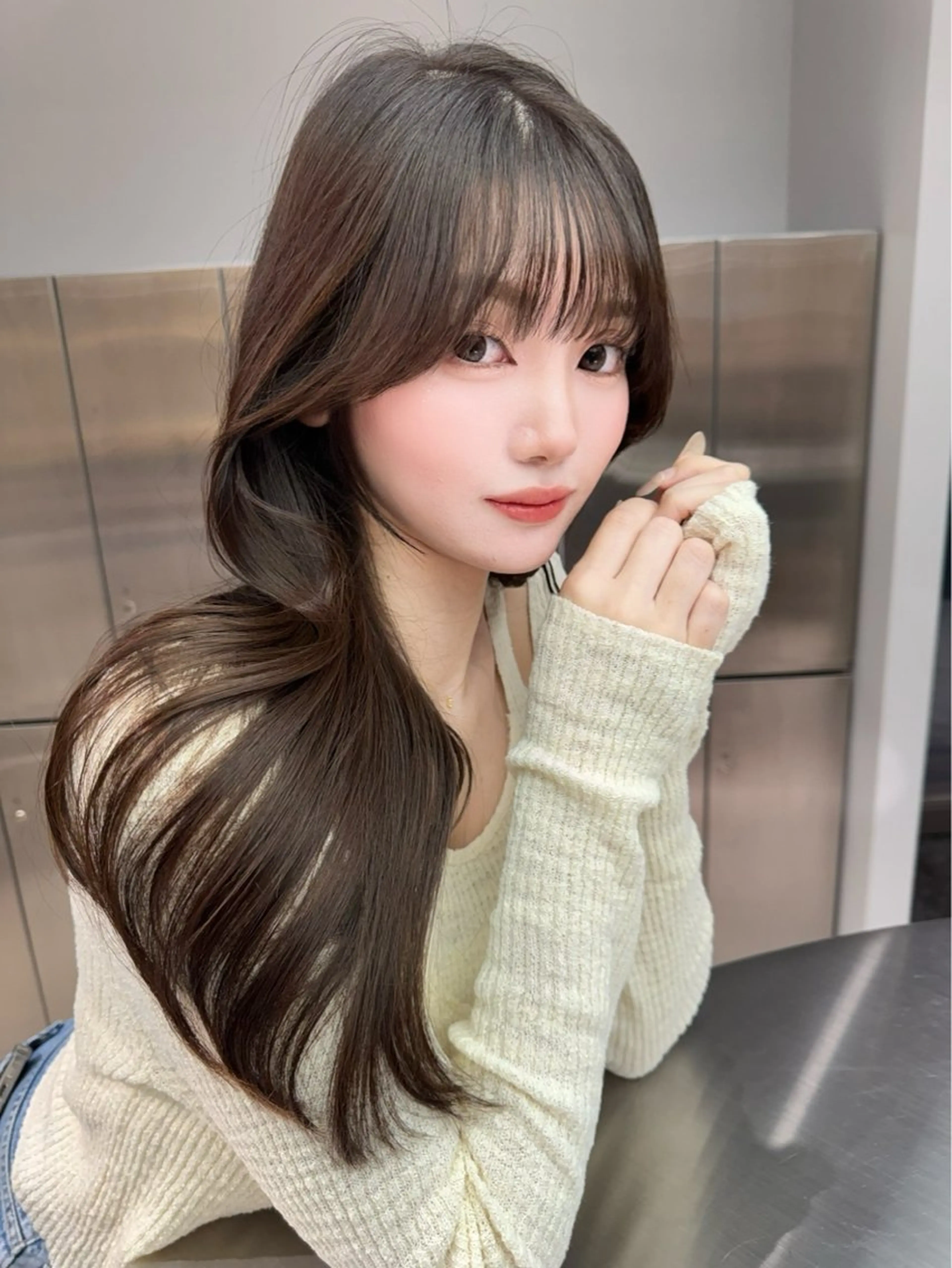 ロング 顔まわりレイヤー 顔周りカット ハイレイヤー レイヤーカット ローレイヤー カット ヘアカラー トリートメント MOMOHA/ 🍑レイヤーカットのヘアスタイル