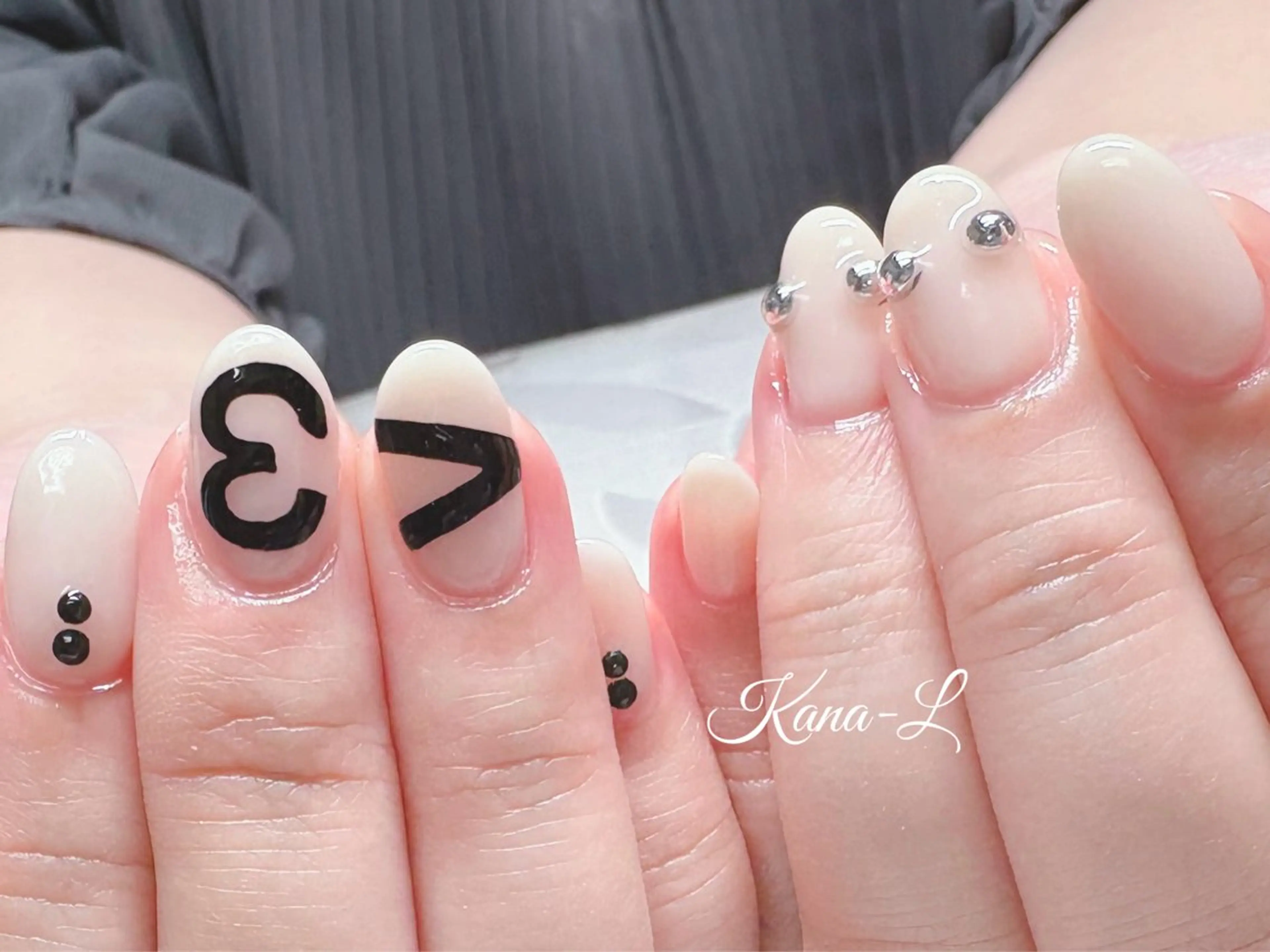 ネイル 芦辺 香奈のネイルデザイン
