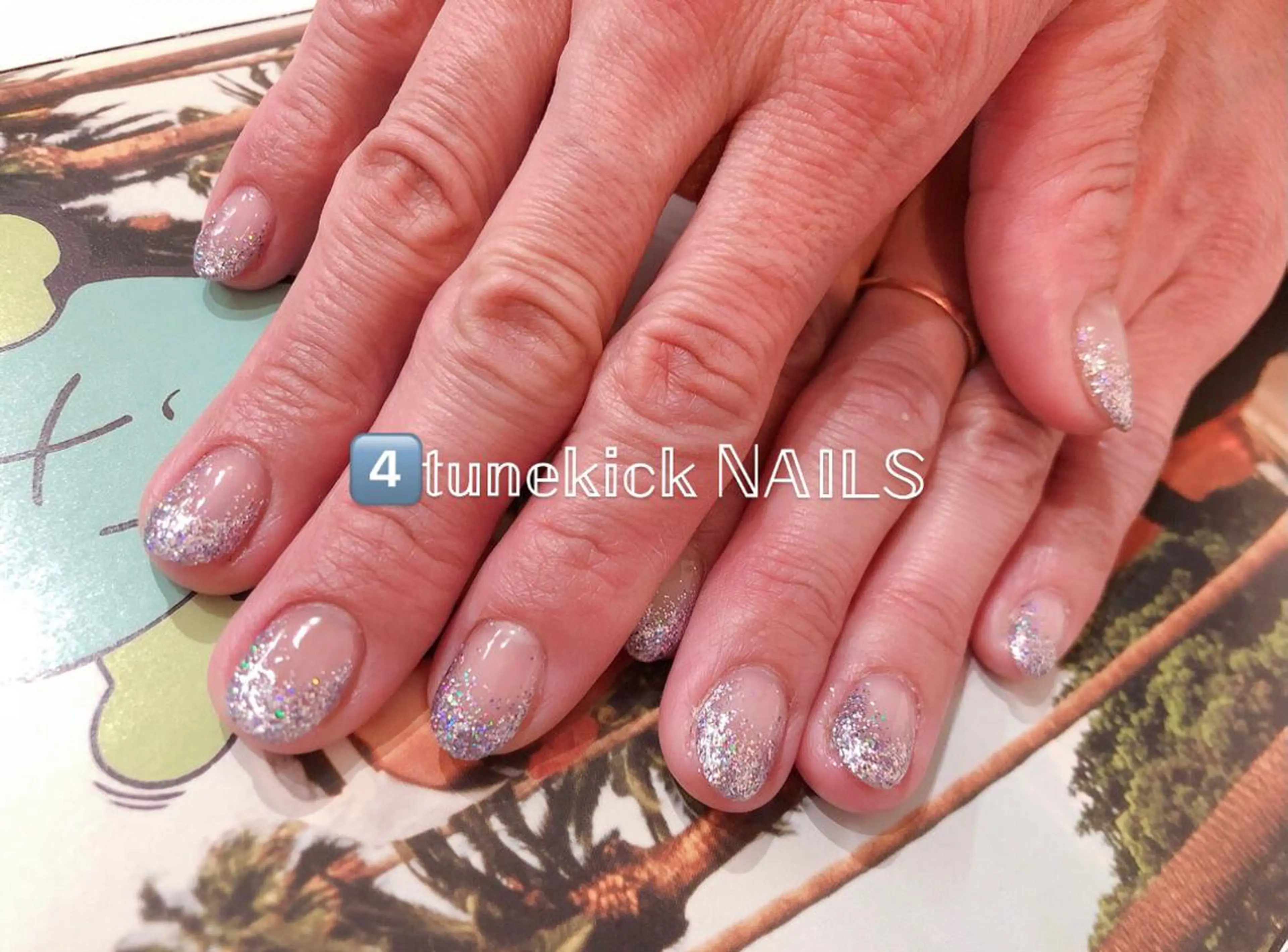 ネイル グラデーション ラメ(グリッター) ラメグラデーション 4tunekick NAILS(フォーチュンキックネイルズ)所属・光森 淳子のネイルデザイン
