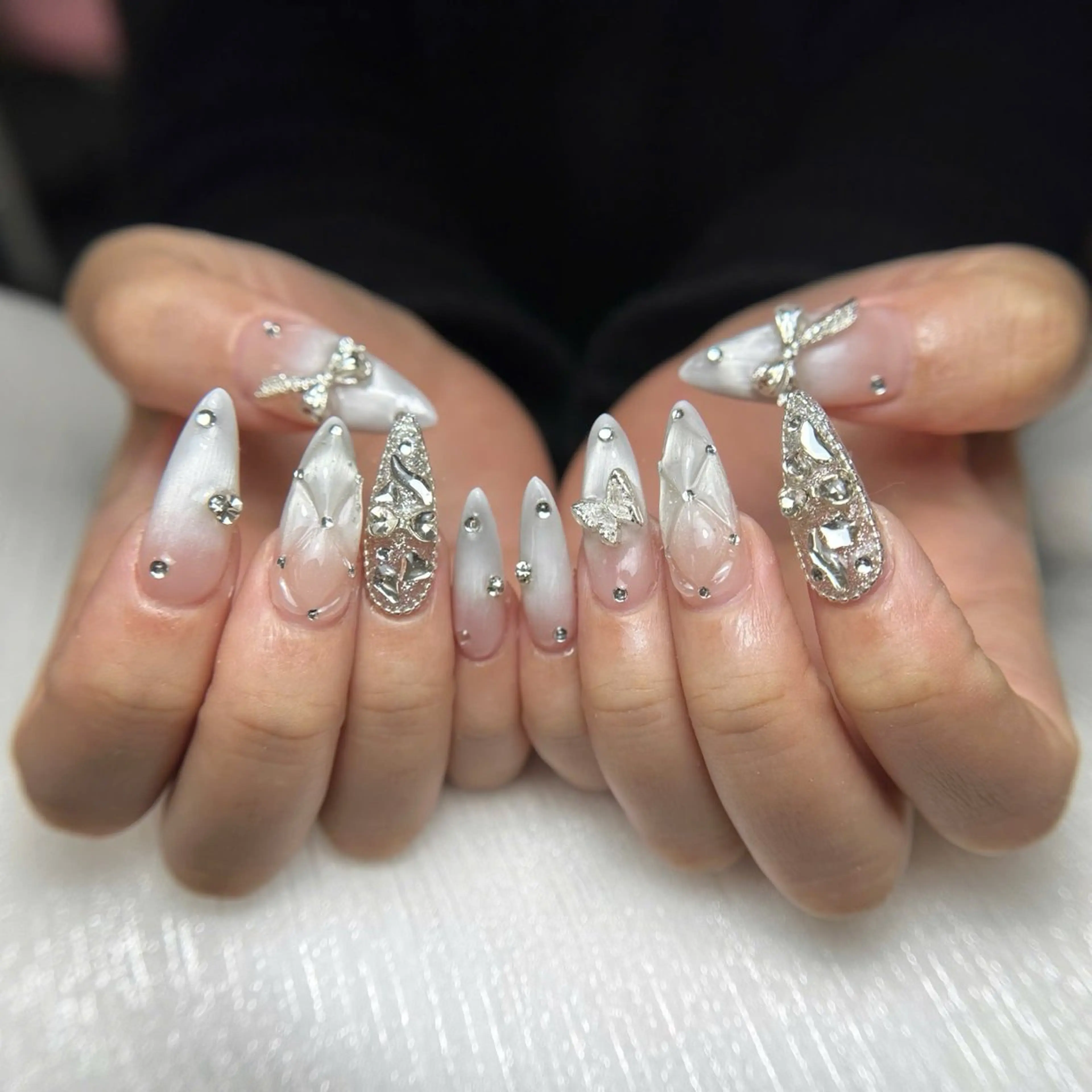 ネイル オーロラネイル 長さ出し フラッシュネイル フレンチネイル ジェルネイル ハンドネイル Michi_Nails_Salon所属・Michi Nail Staffのネイルデザイン