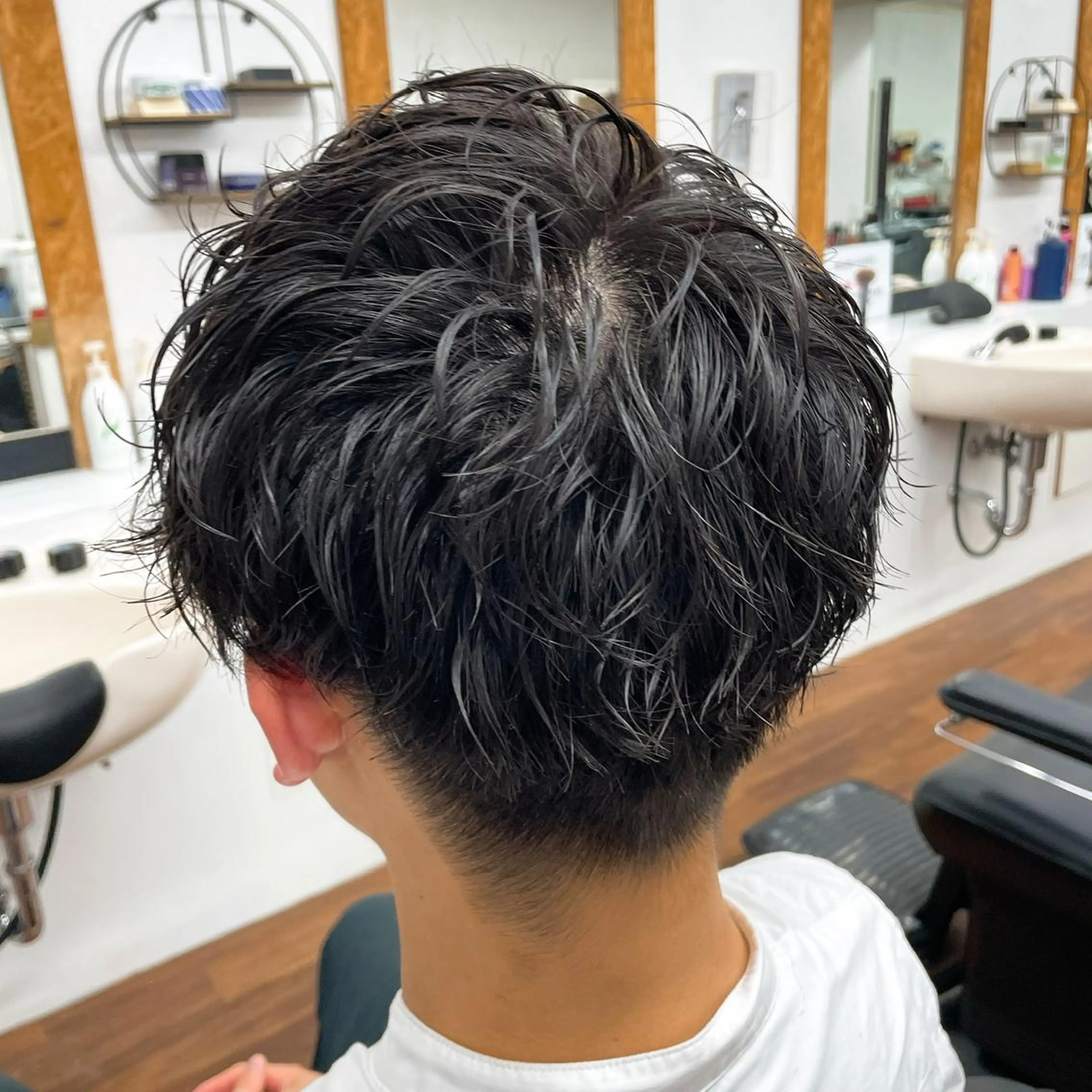 ショート パーマ メンズ メンズパーマ スパイラルパーマ レオン所属・本橋 琴実のヘアスタイル