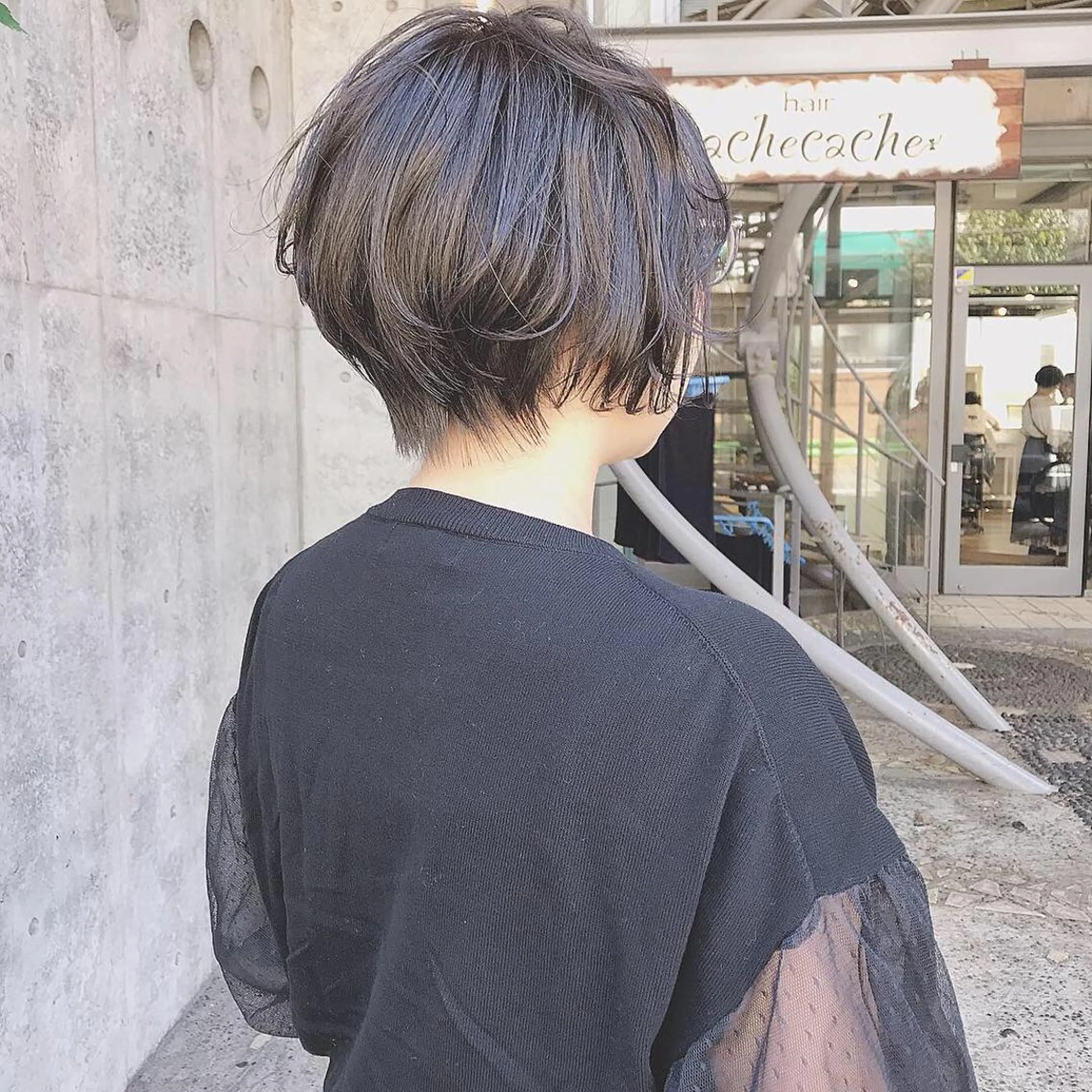 ショート カラー cachecache所属・及川 光のヘアスタイル