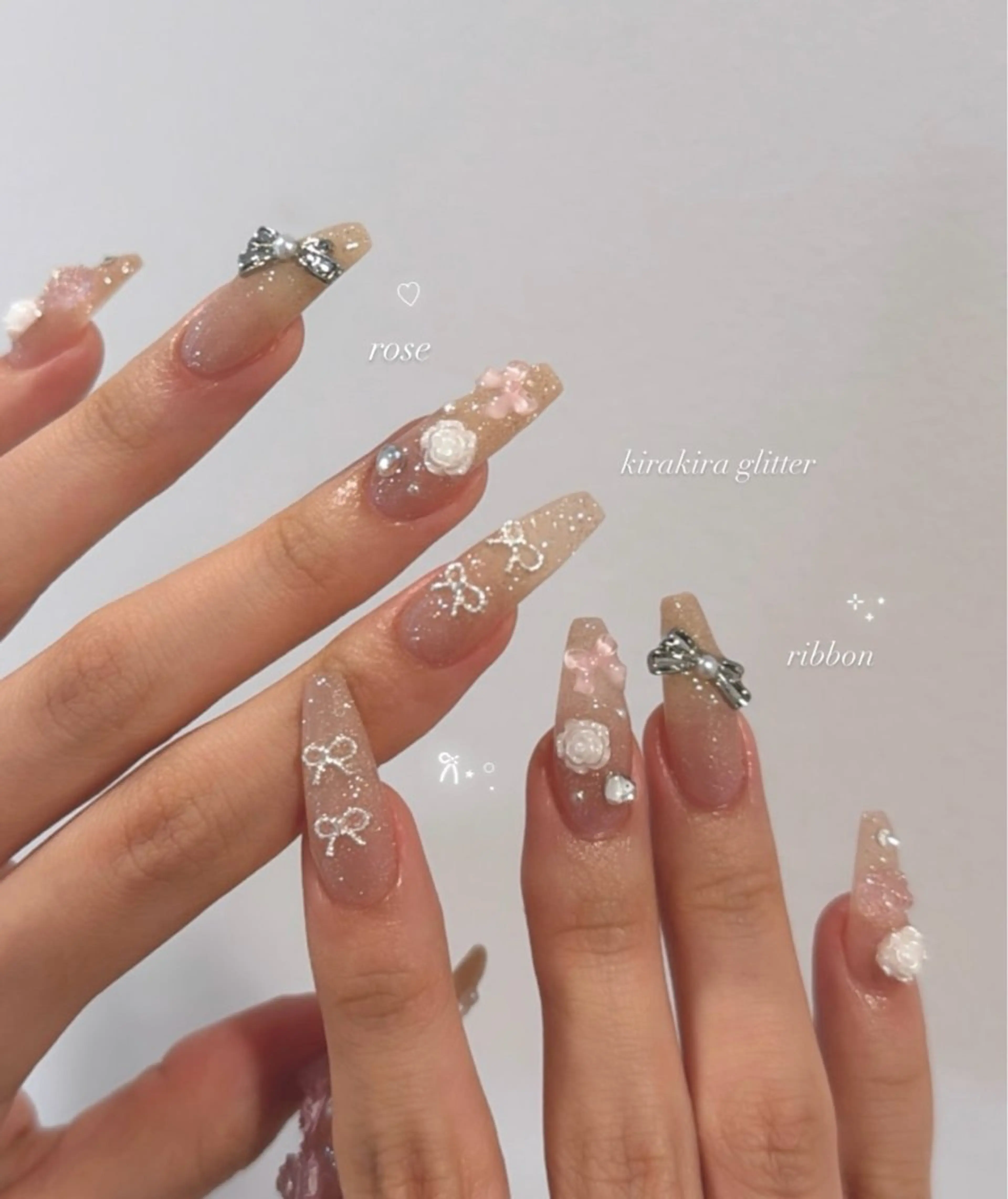 ネイル グラデーション キラキラネイル リボン ハンドネイル BERA NAILSのネイルデザイン