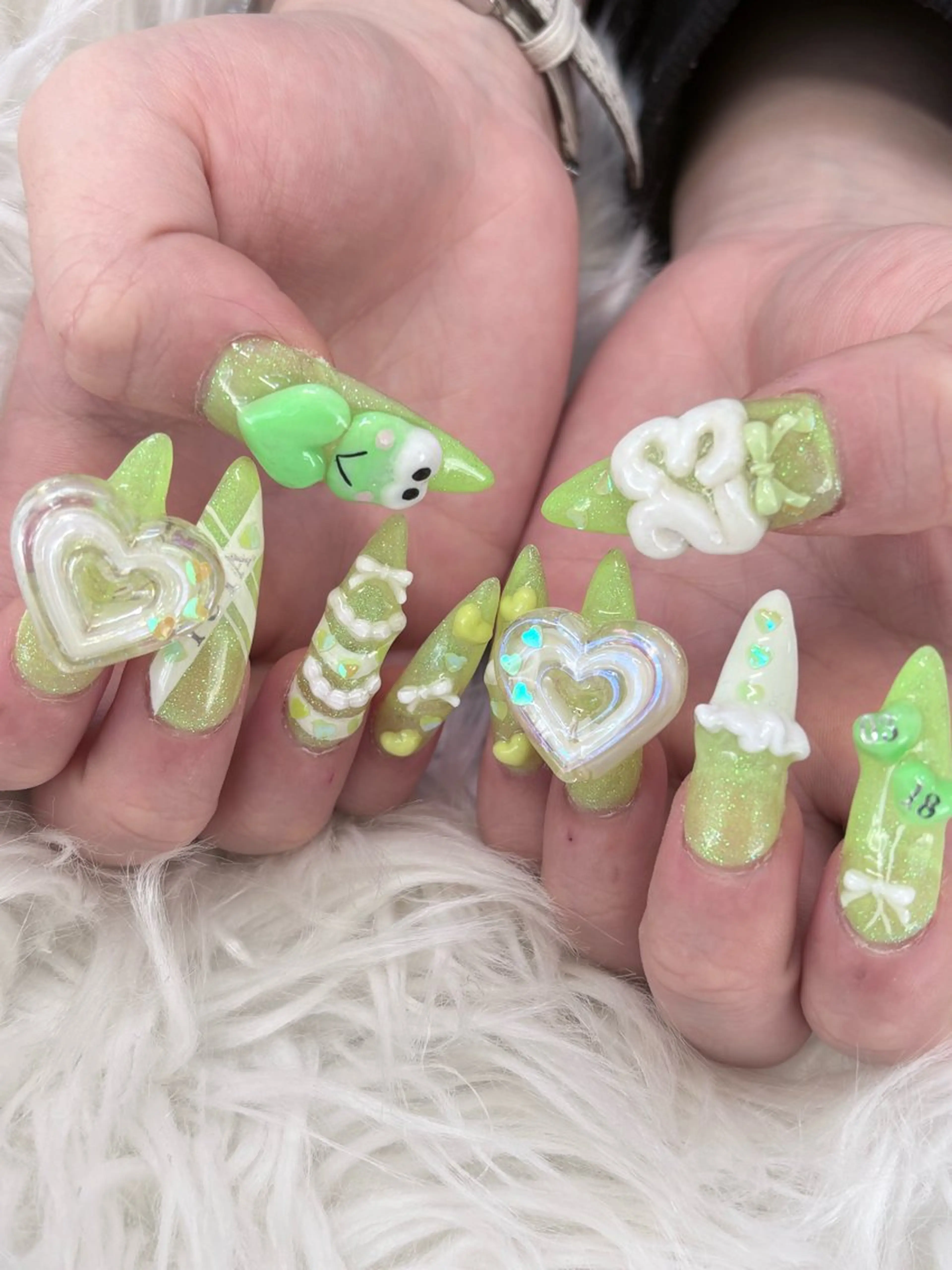 ネイル ハンドネイル NES NAIL所属・さゆり￤推しキャラ ￤ロングネイル🩷のネイルデザイン