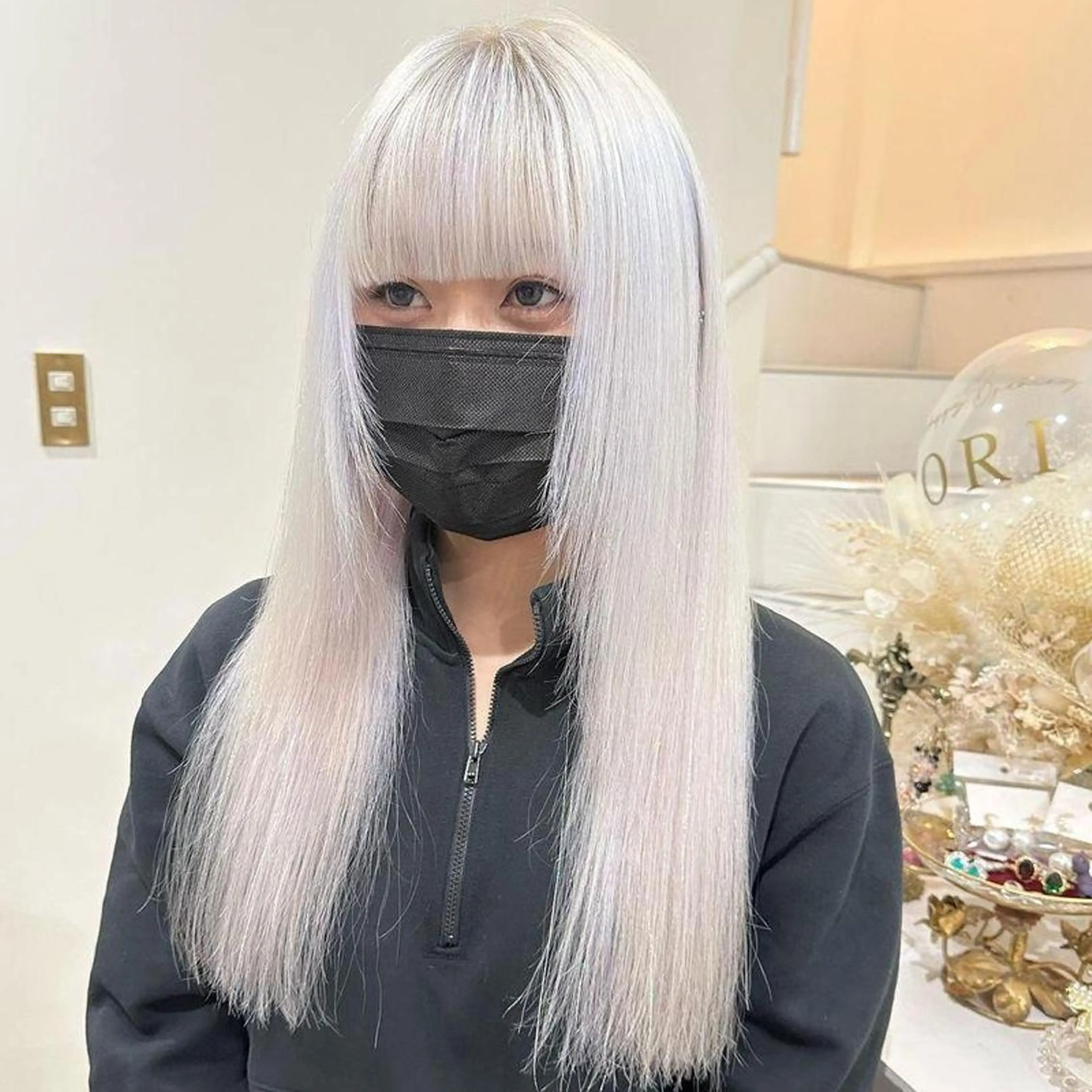 ロング カラー ブリーチ ブロンド ORIKA 美容室のヘアスタイル