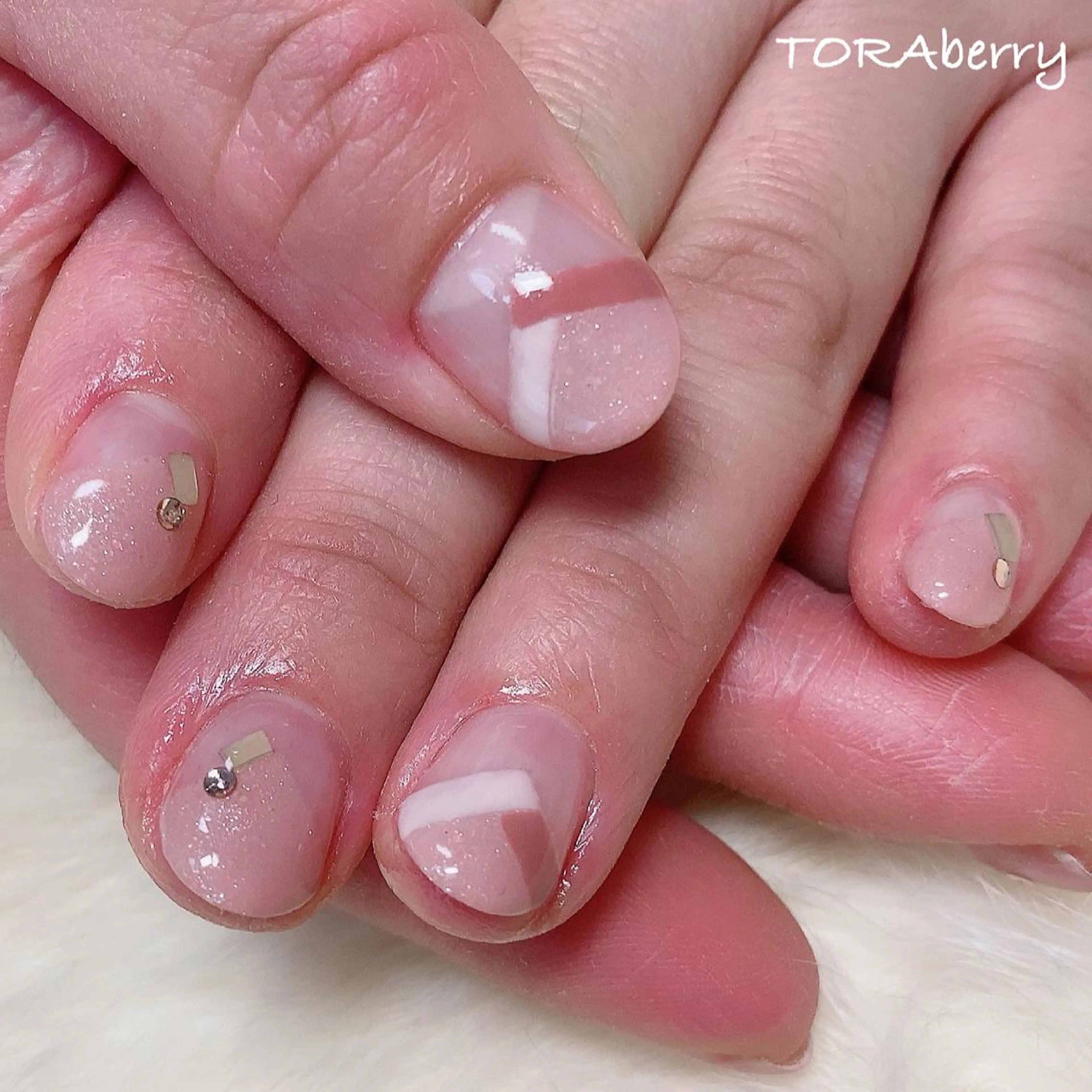 ネイル フレンチネイル ハンドネイル ネイリスト なつみのネイルデザイン