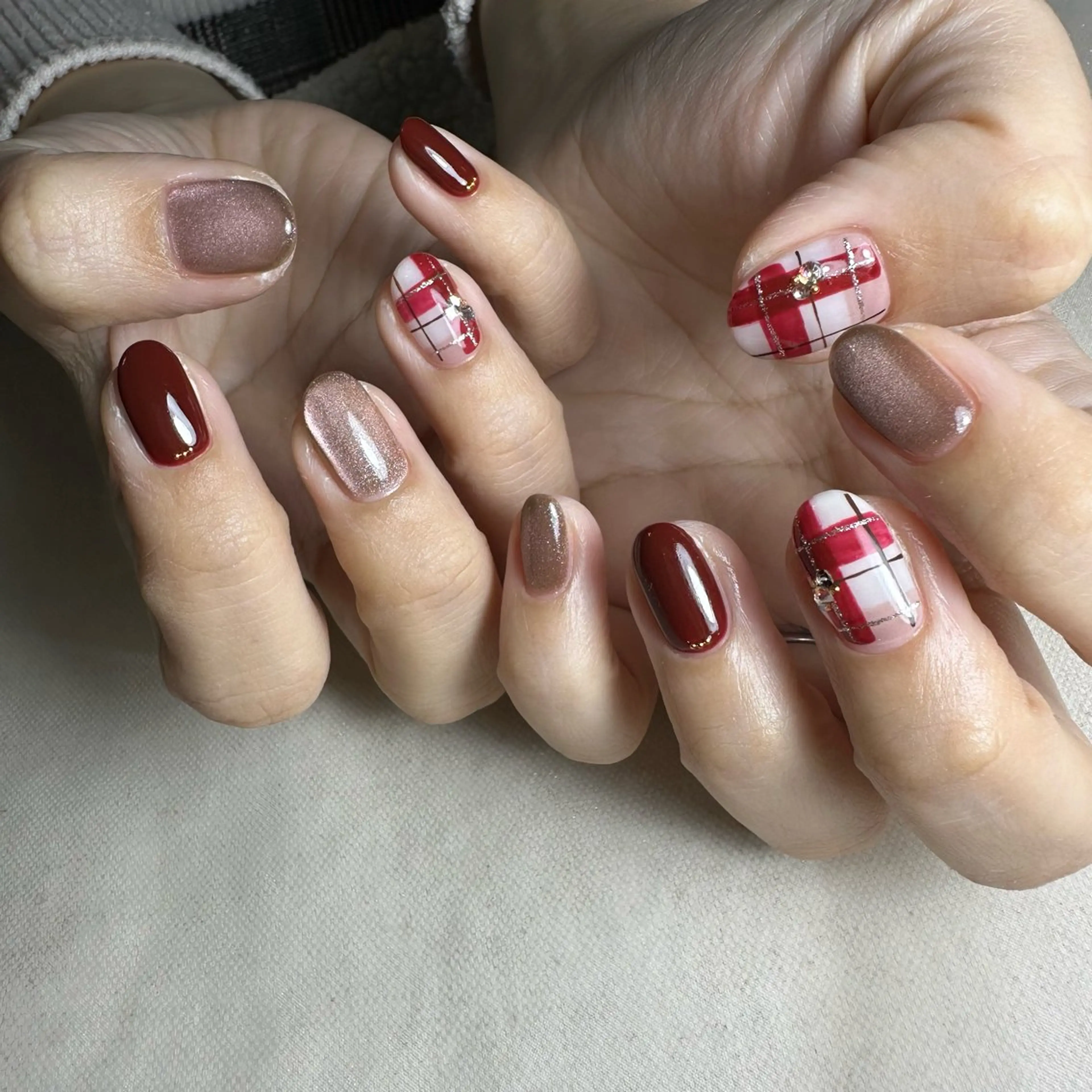 ネイル repos~ルポ~所属・里見 麗のネイルデザイン