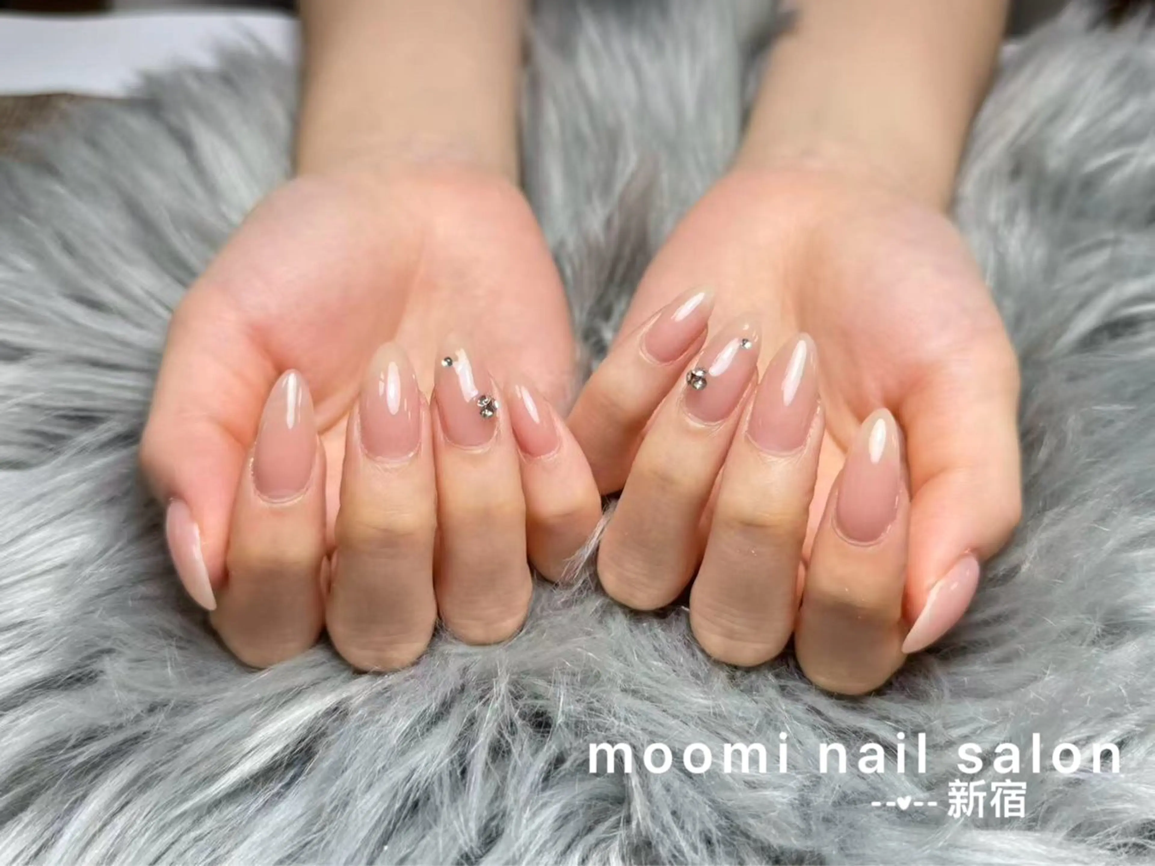 ネイル チークネイル フレンチネイル ジェルネイル グラデーション ハート ハンドネイル moomi nail スカルプ専門のネイルデザイン