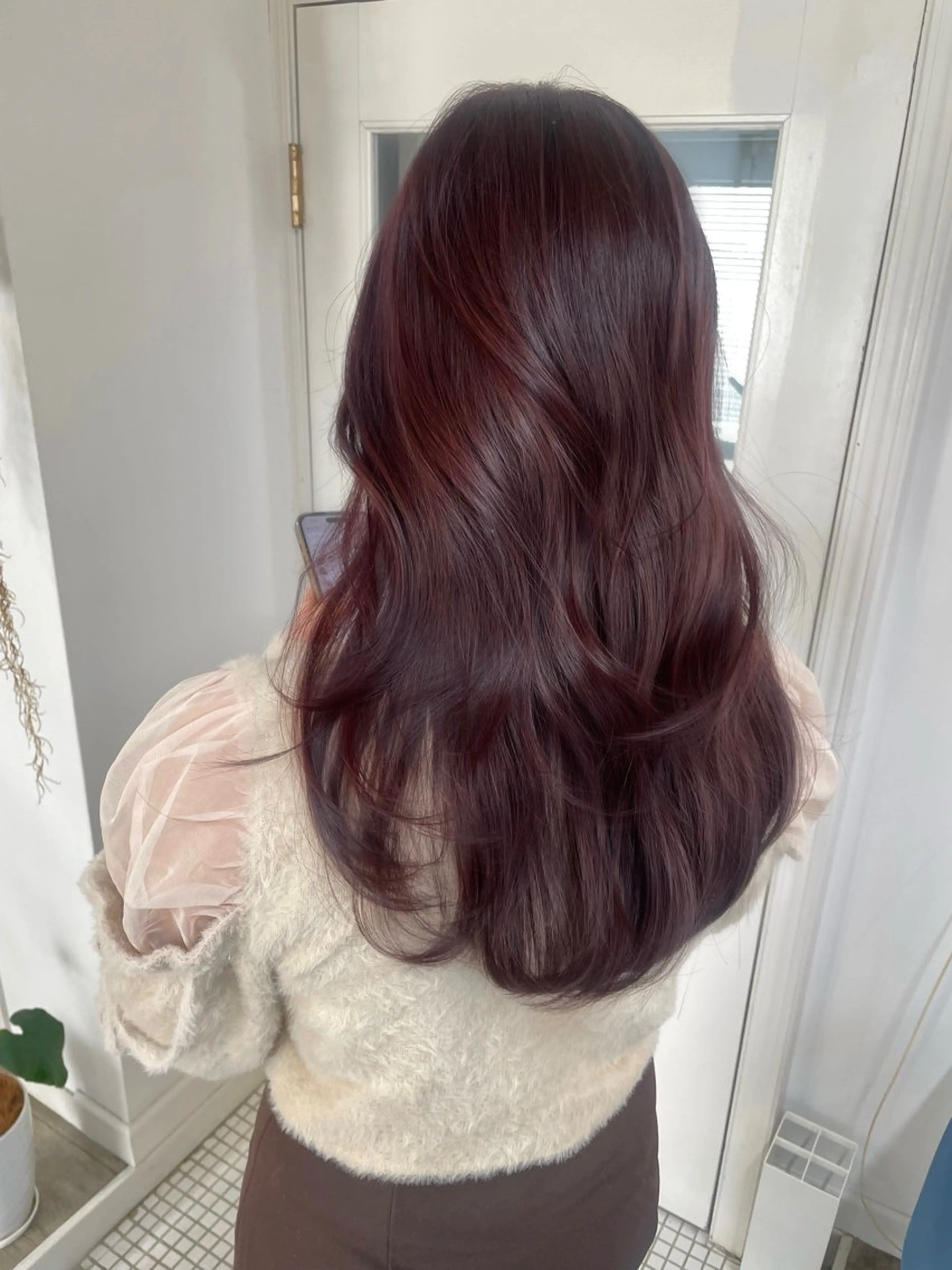 ロング カラー ブリーチ ブルーカラー ダブルカラー ラベンダーカラー ブリーチなしカラー カット ヘアカラー トリートメント ブリーチなしで透け感 暖色カラーボブaoiのヘアスタイル