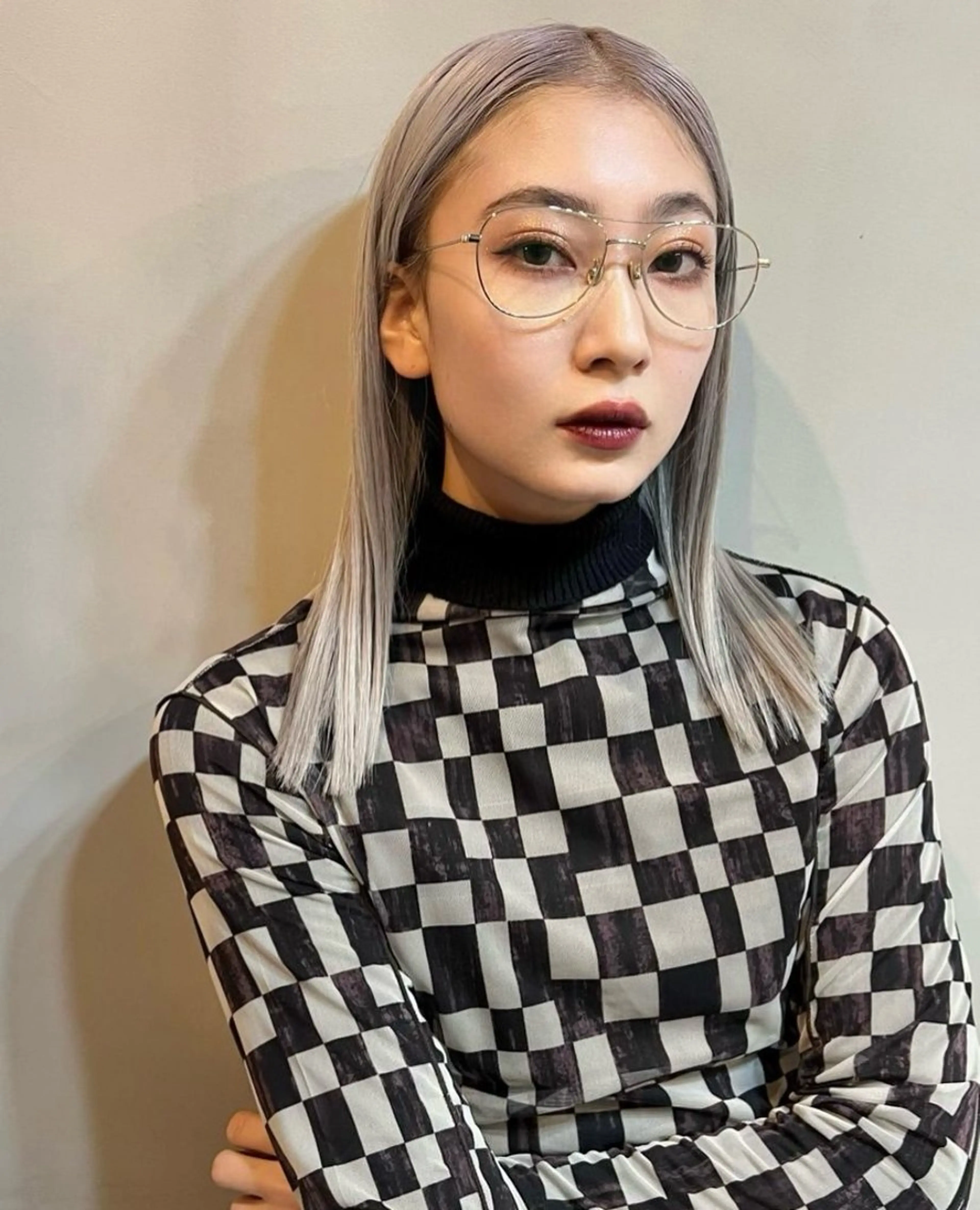 ミディアム 透明感/グレージュ/ レイヤー/ 青空のヘアスタイル