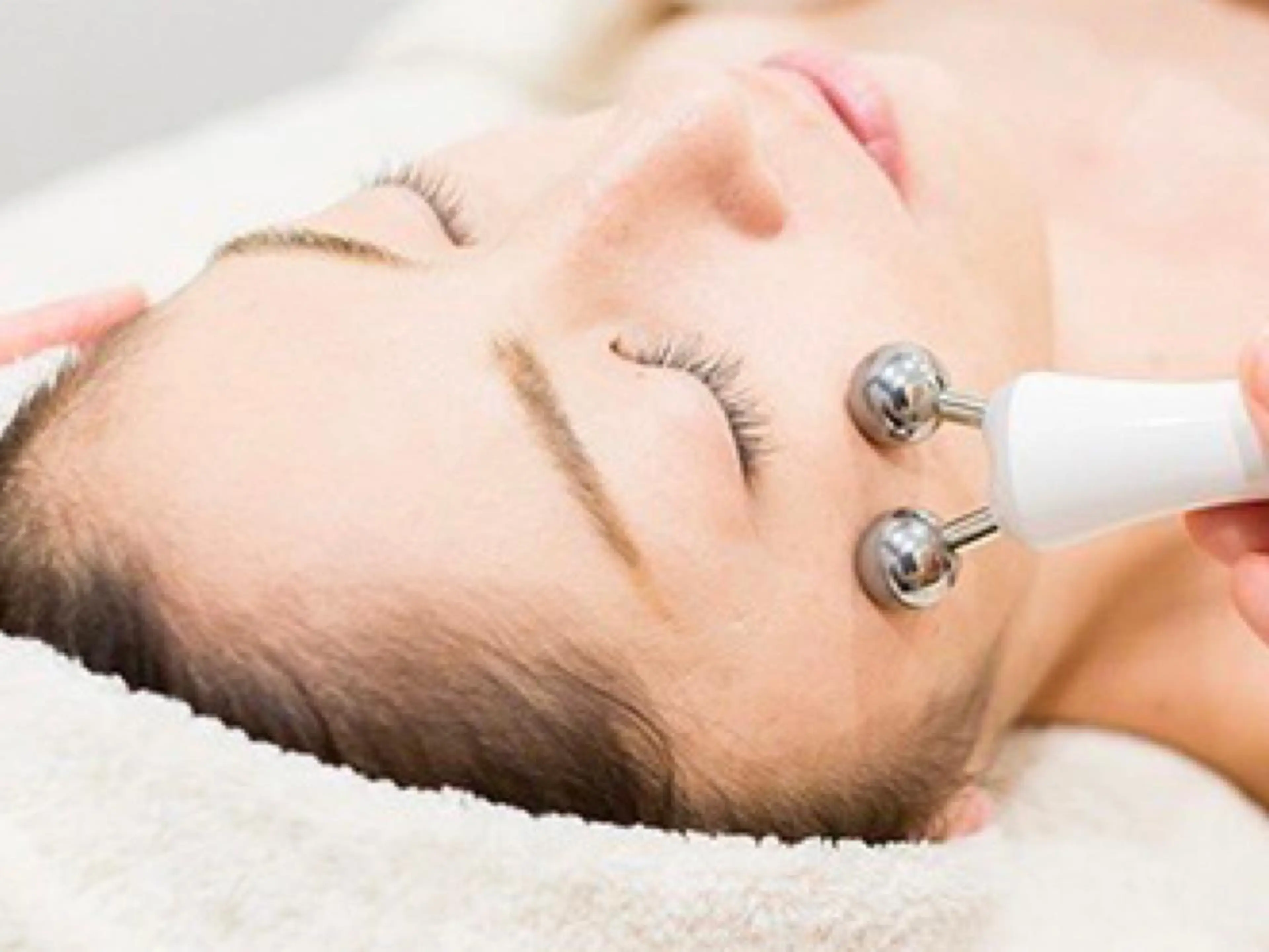 【たるみ・シワ・むくみ改善】筋膜リフト　1回¥3500の写真