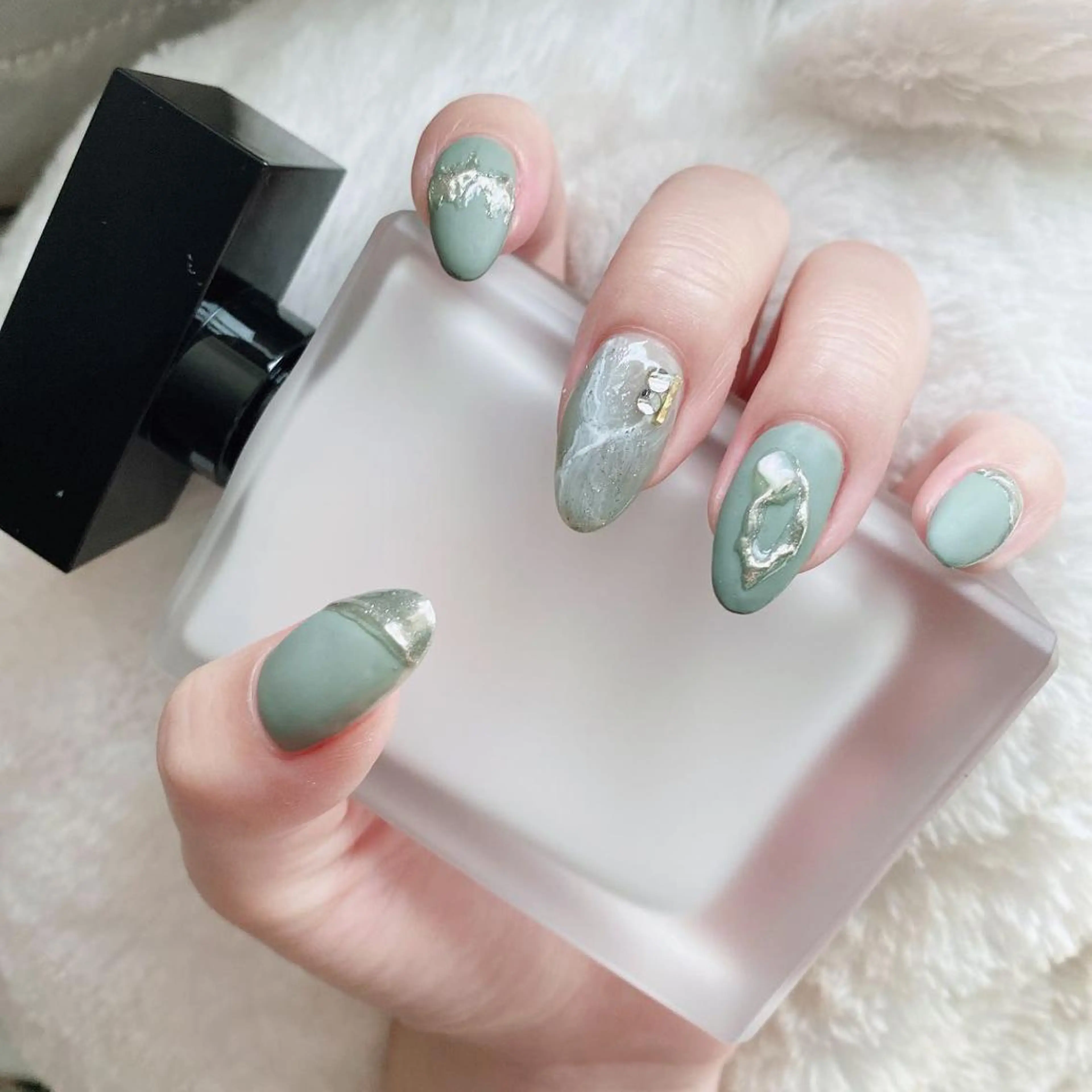 ネイル Cutil Nailsalon所属・Cutil. Nail🌈のネイルデザイン