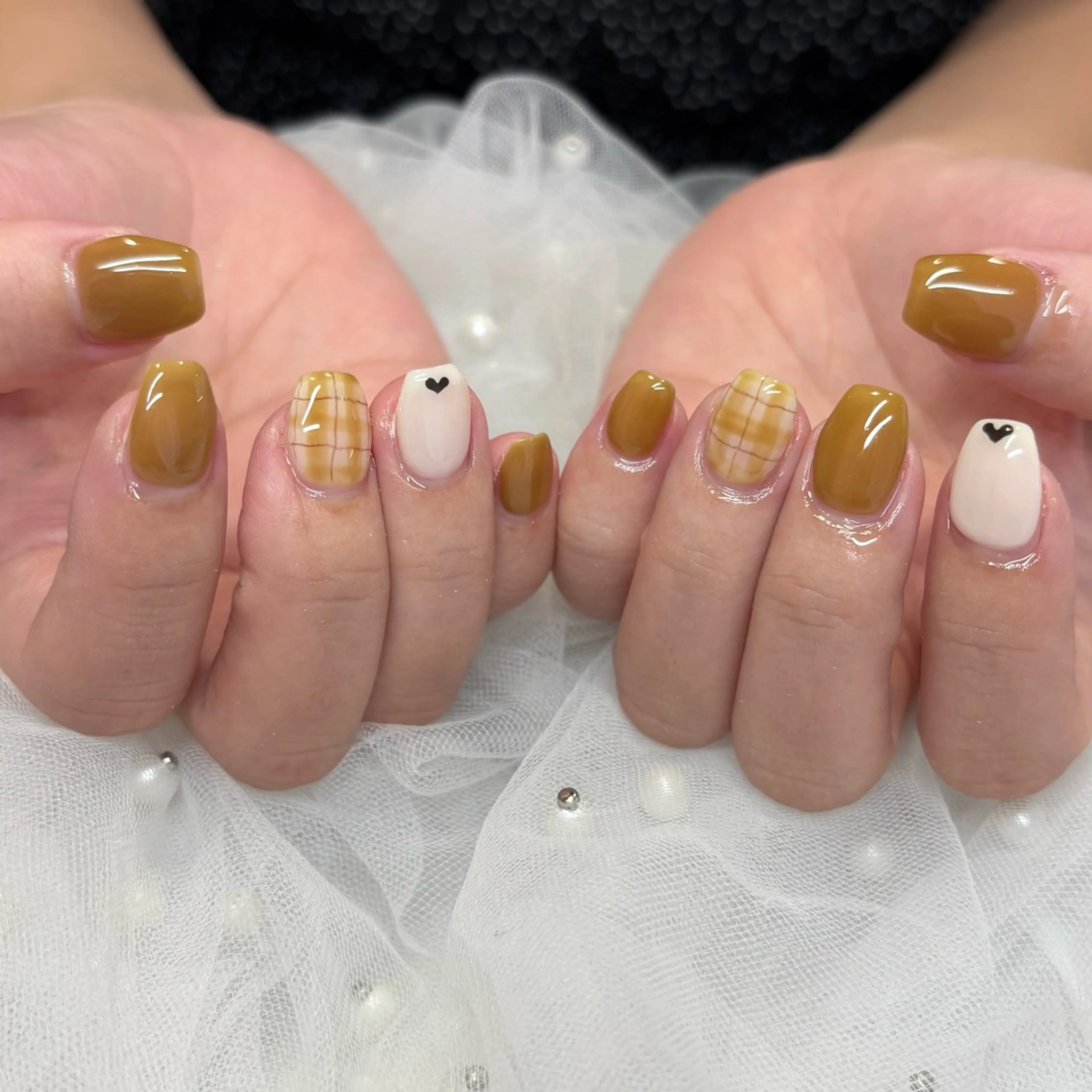 ネイル 持ち込み ハンドネイル 荒巻 めいのネイルデザイン