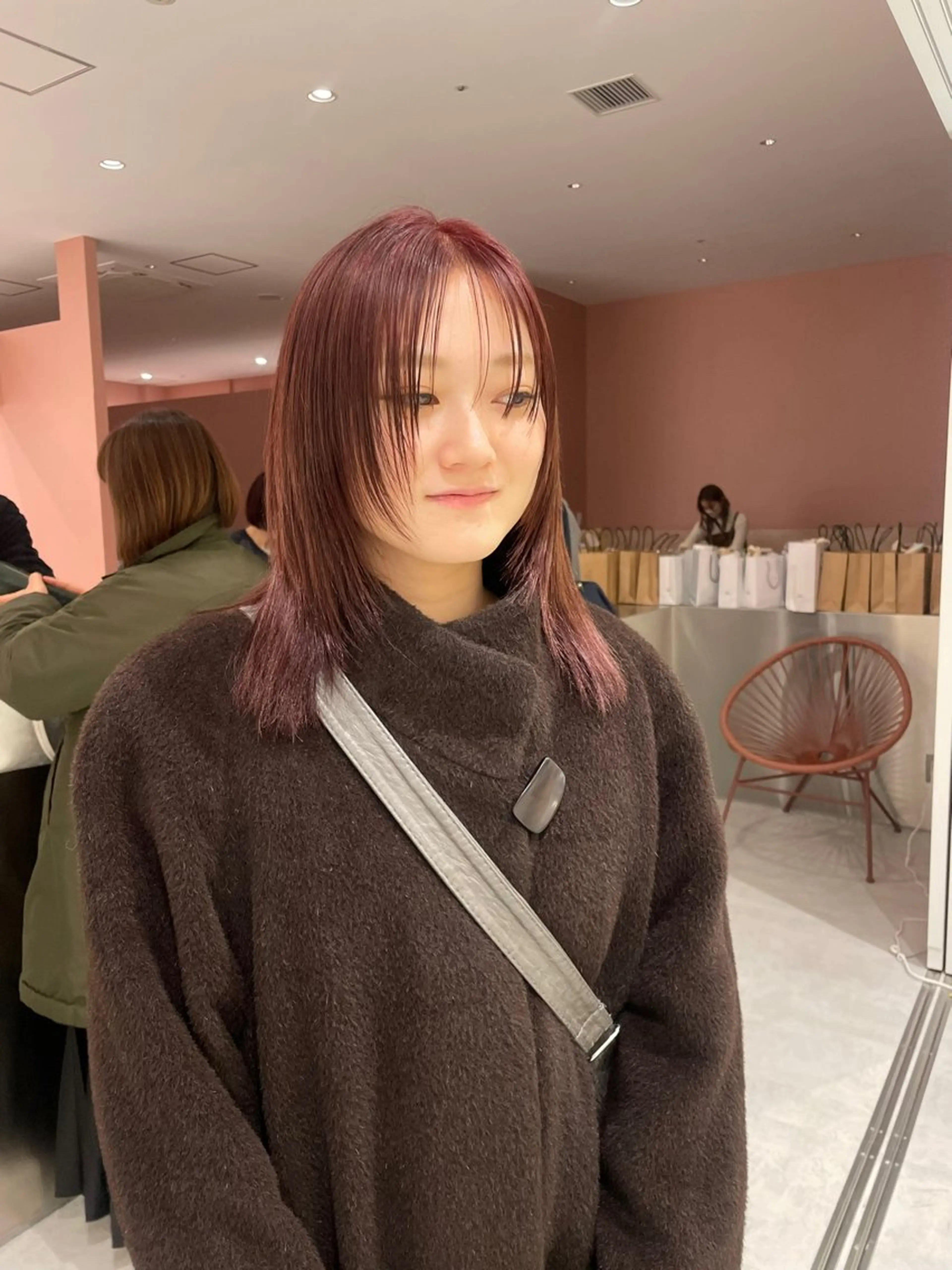 ミディアム カラー ヘアアレンジ ブリーチ レイヤーカット 眉毛アイブロウ&まつ毛パーマiena渋谷/パリジェンヌ/眉毛まつげパーマ/眉毛アイブロウ所属・iena渋谷 /ゆーこのマツエク・マツパデザイン