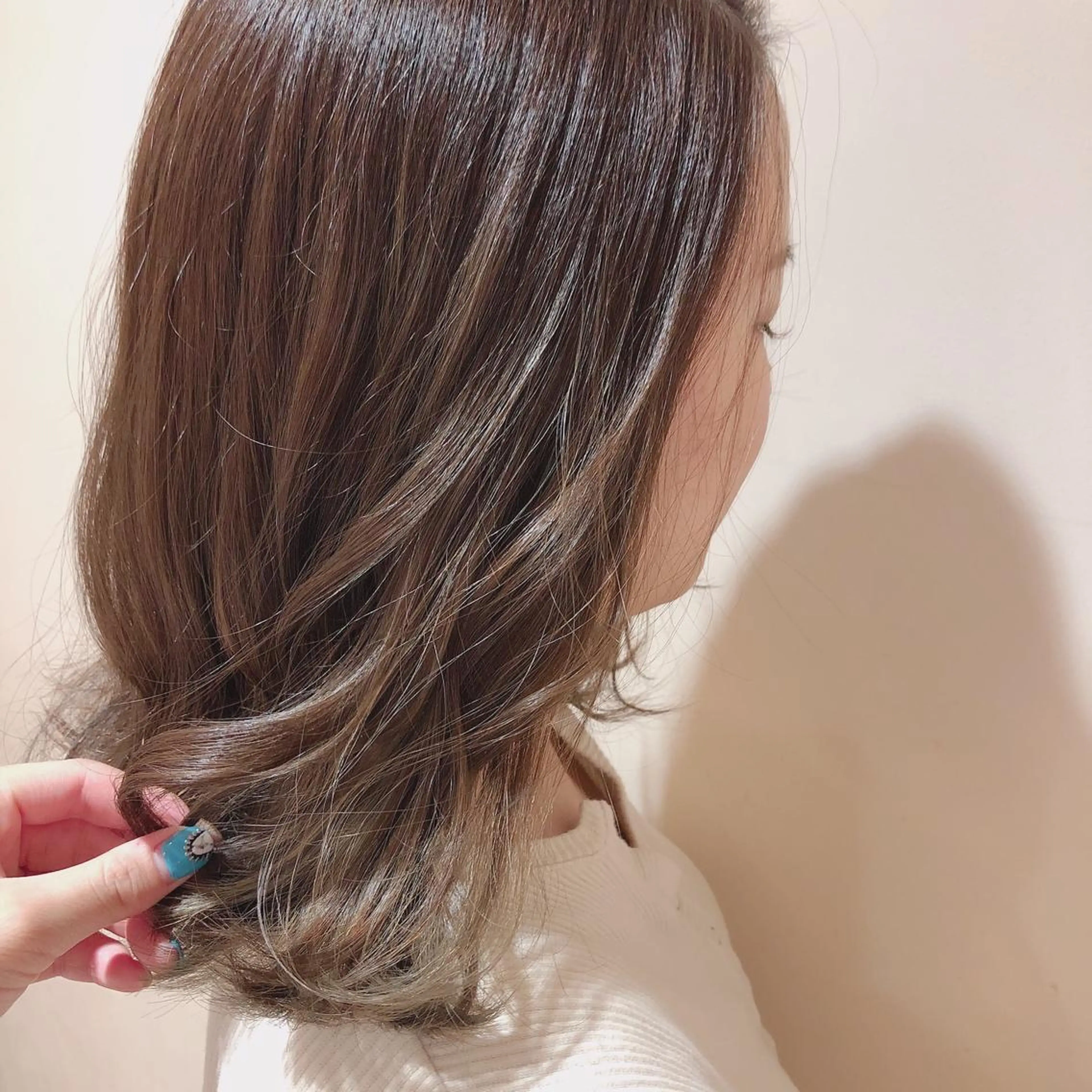 カラー PELE WAKAのヘアスタイル