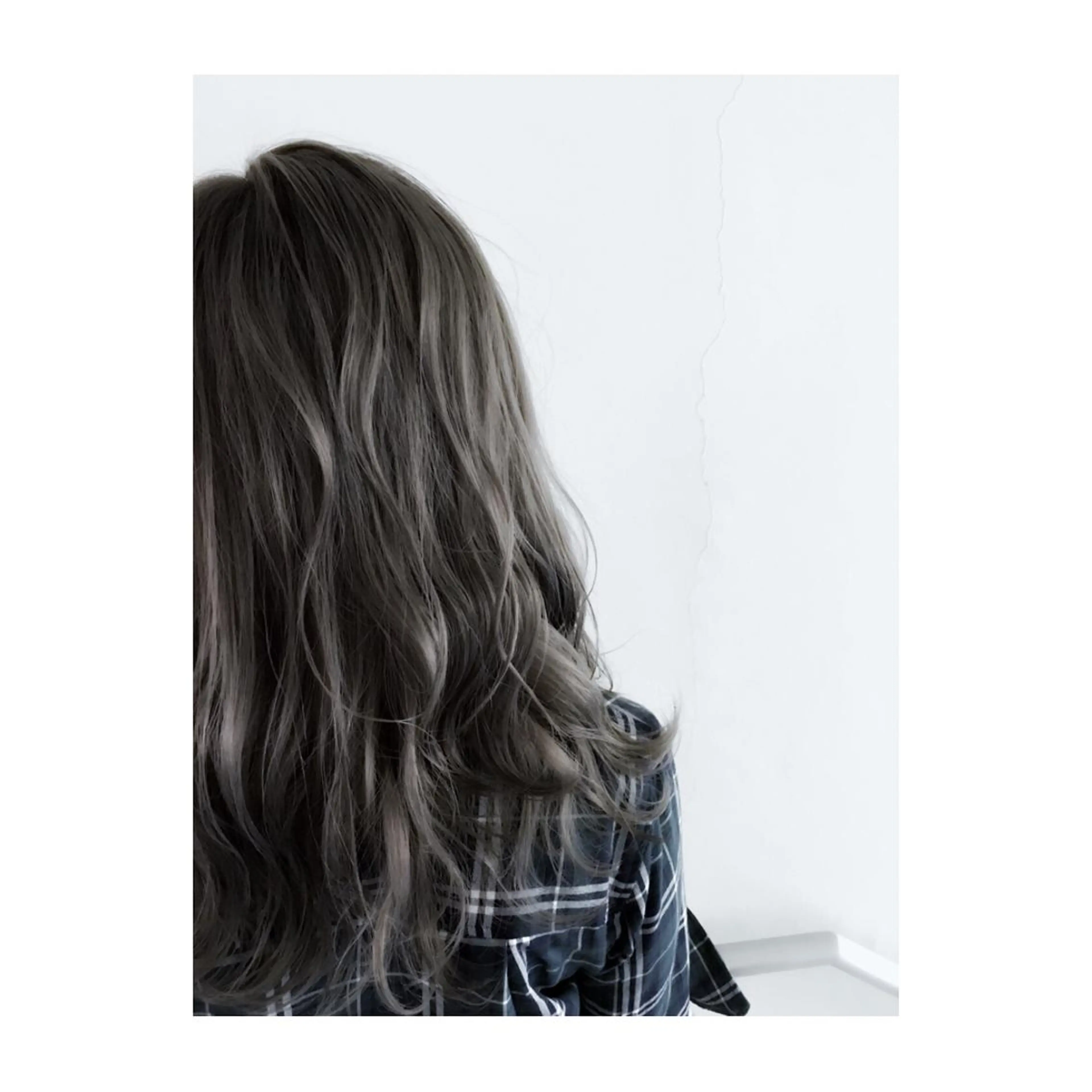 ミディアム 加藤 利基のヘアスタイル