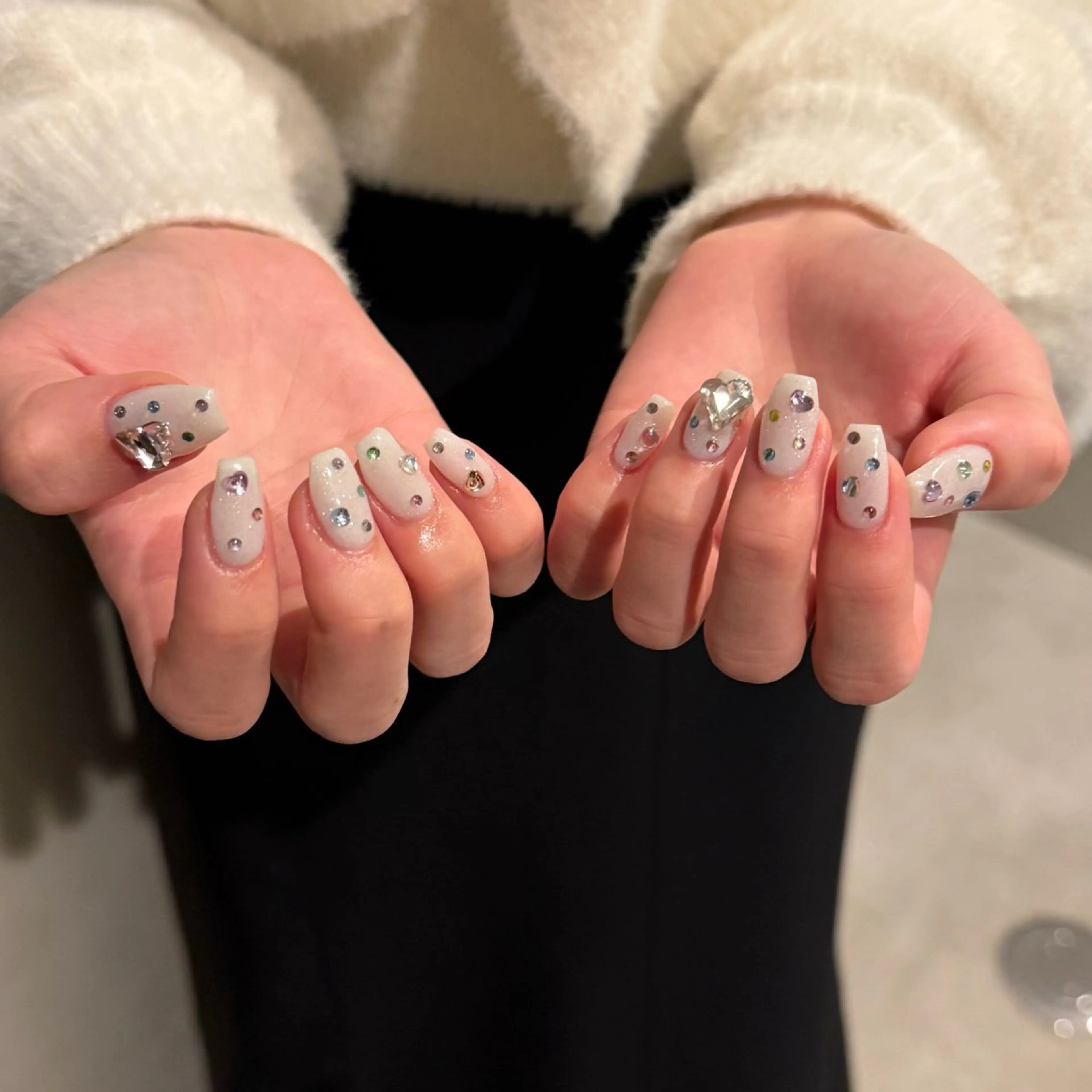 ネイル ハンドネイル 𝐫𝐚𝐢 𝐧𝐚𝐢𝐥の眉毛・アイブロウイメージ