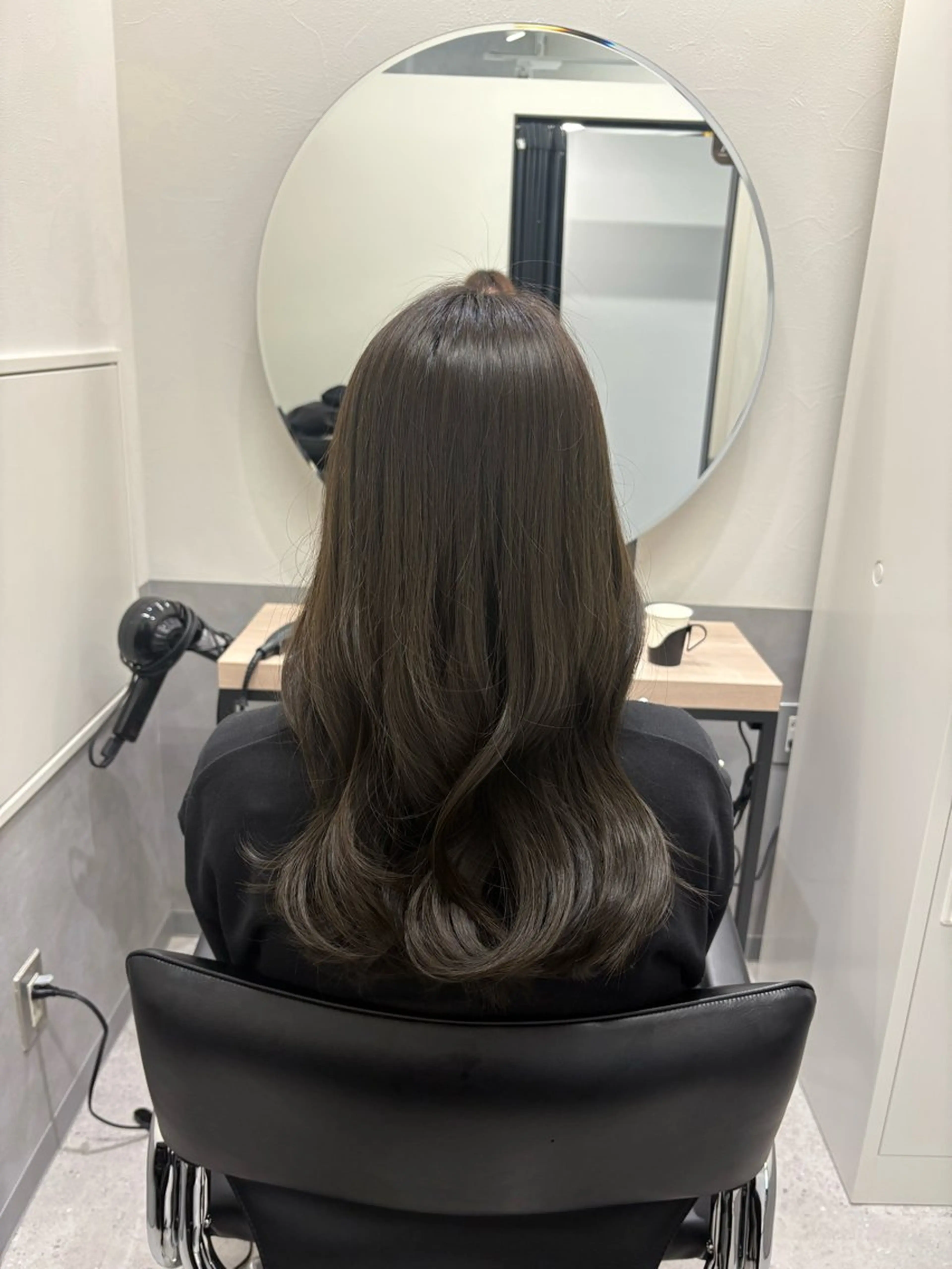 ミディアム カラー ベージュカラー オリーブベージュ 𝜗𝜚cocoro モデル募集中𝜗𝜚のヘアスタイル