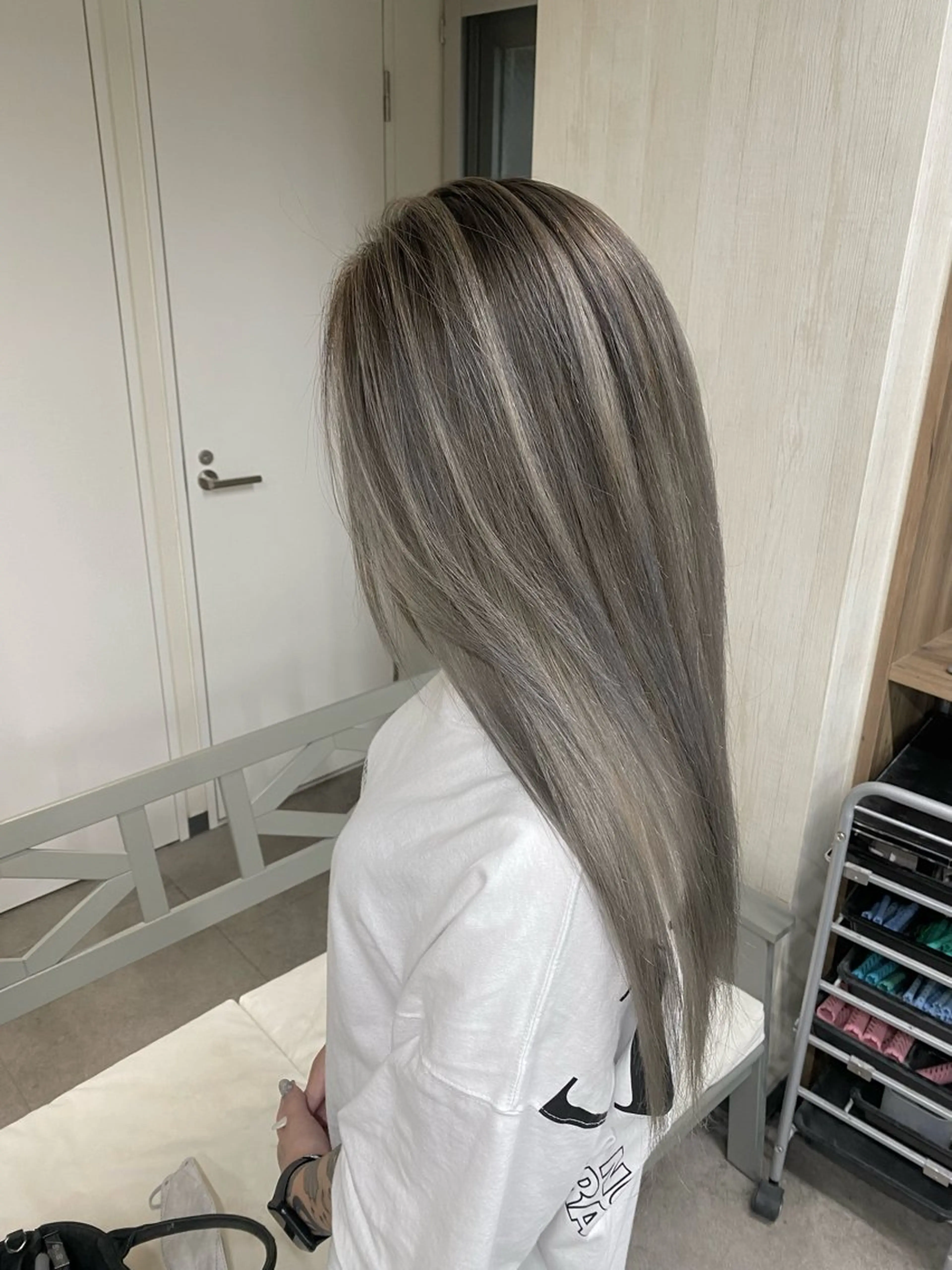 ロング カラー バレイヤージュ ブリーチ レイヤーカット eyelash  salon Lien所属・衣笠 結愛のマツエク・マツパデザイン