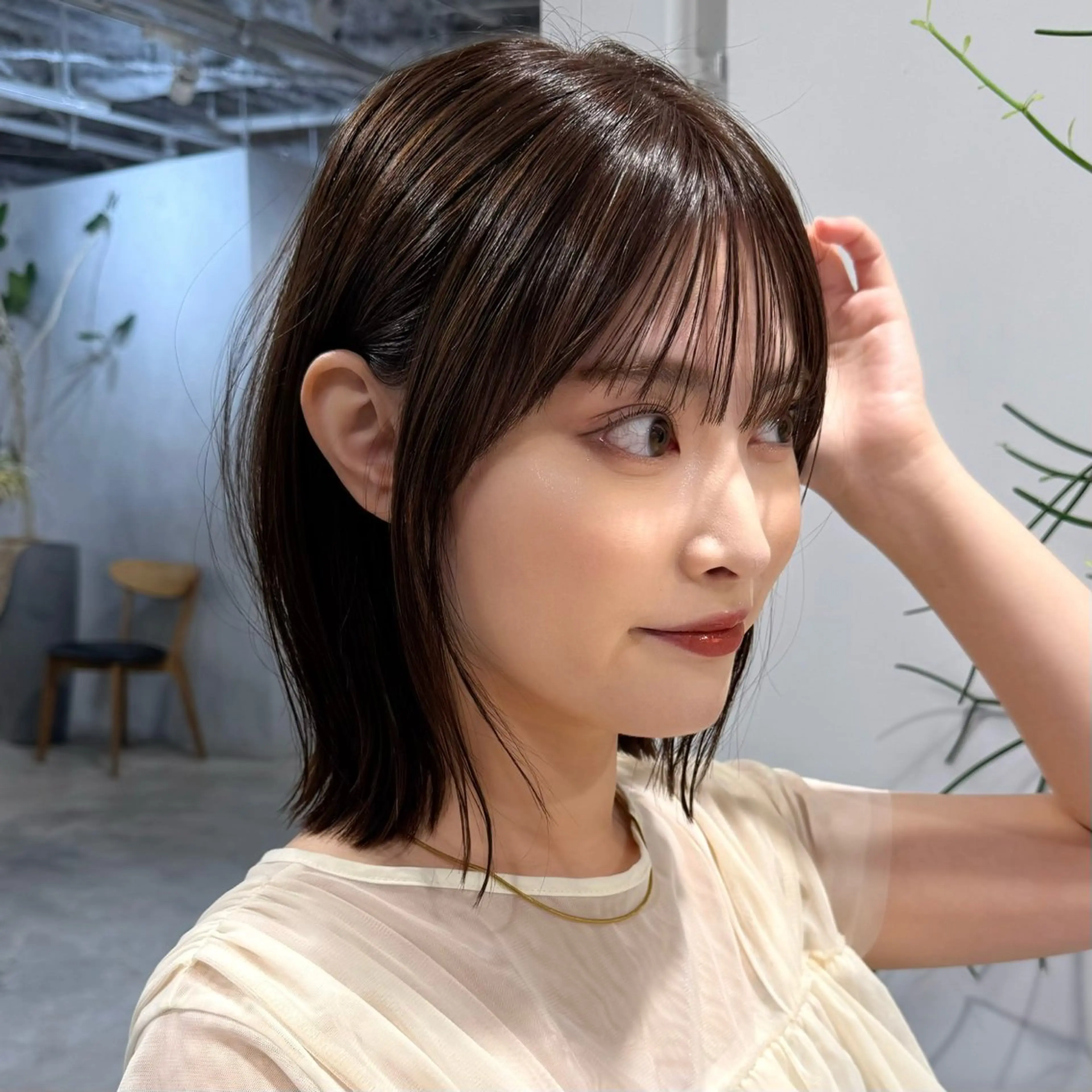 ミディアム カラー イルミナカラー 顔周りカット 小顔カット レイヤー/ショート透 明感カラー/西田祐賀のヘアスタイル