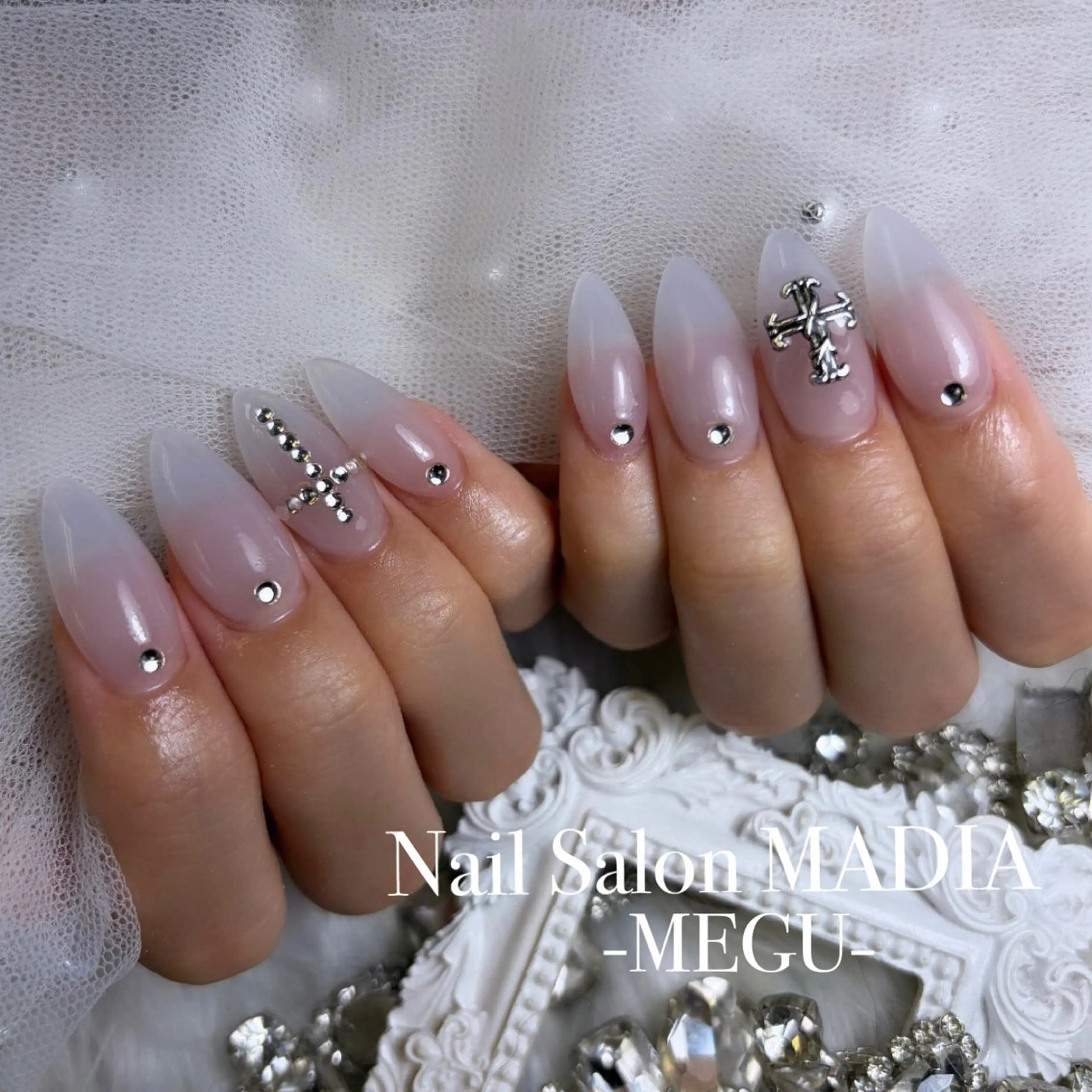 ネイル MADIA藤沢所属・MADIA MEGUのネイルデザイン