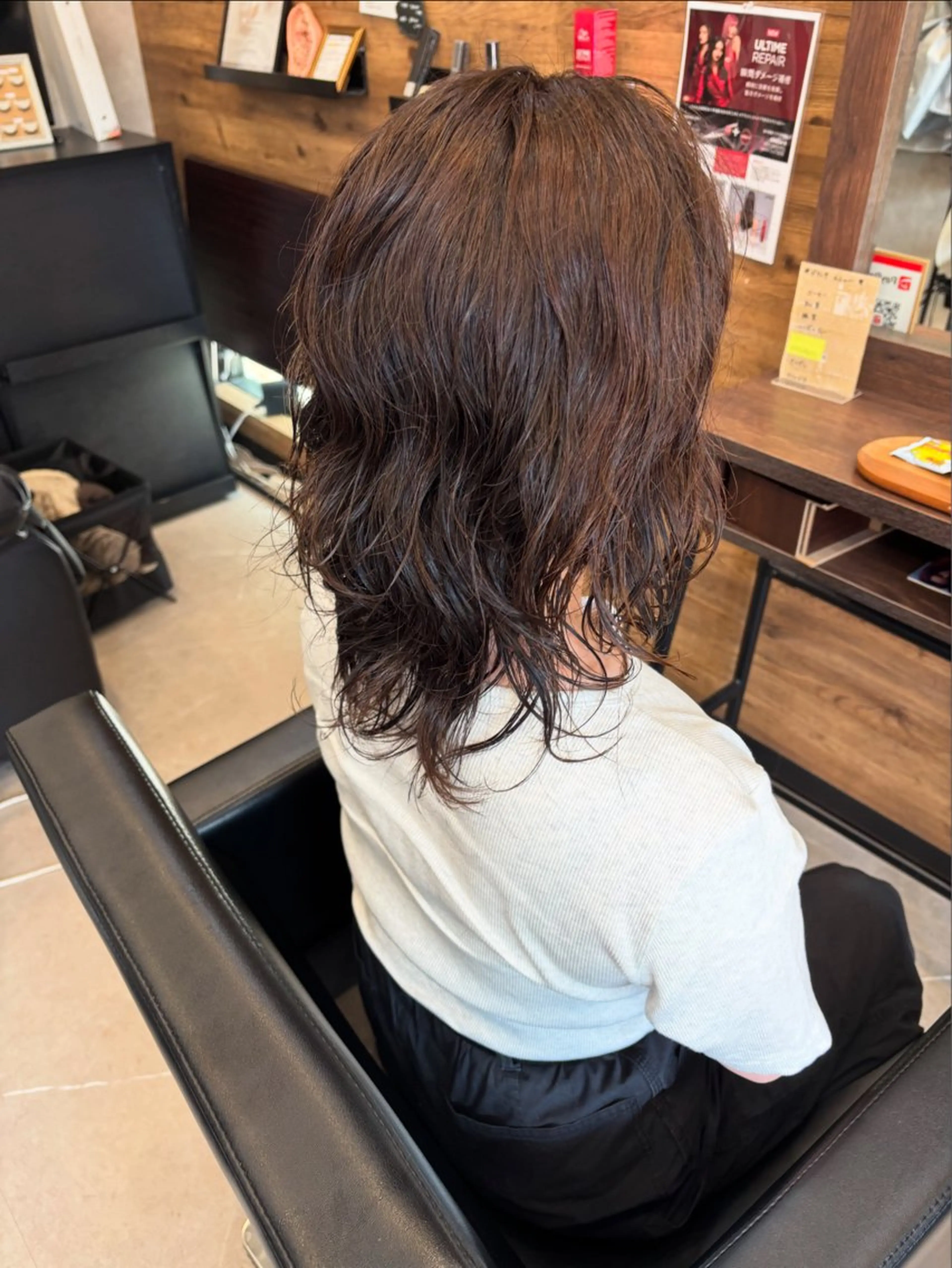 ミディアム パーマ ミディアムパーマ 畑 愛花のヘアスタイル