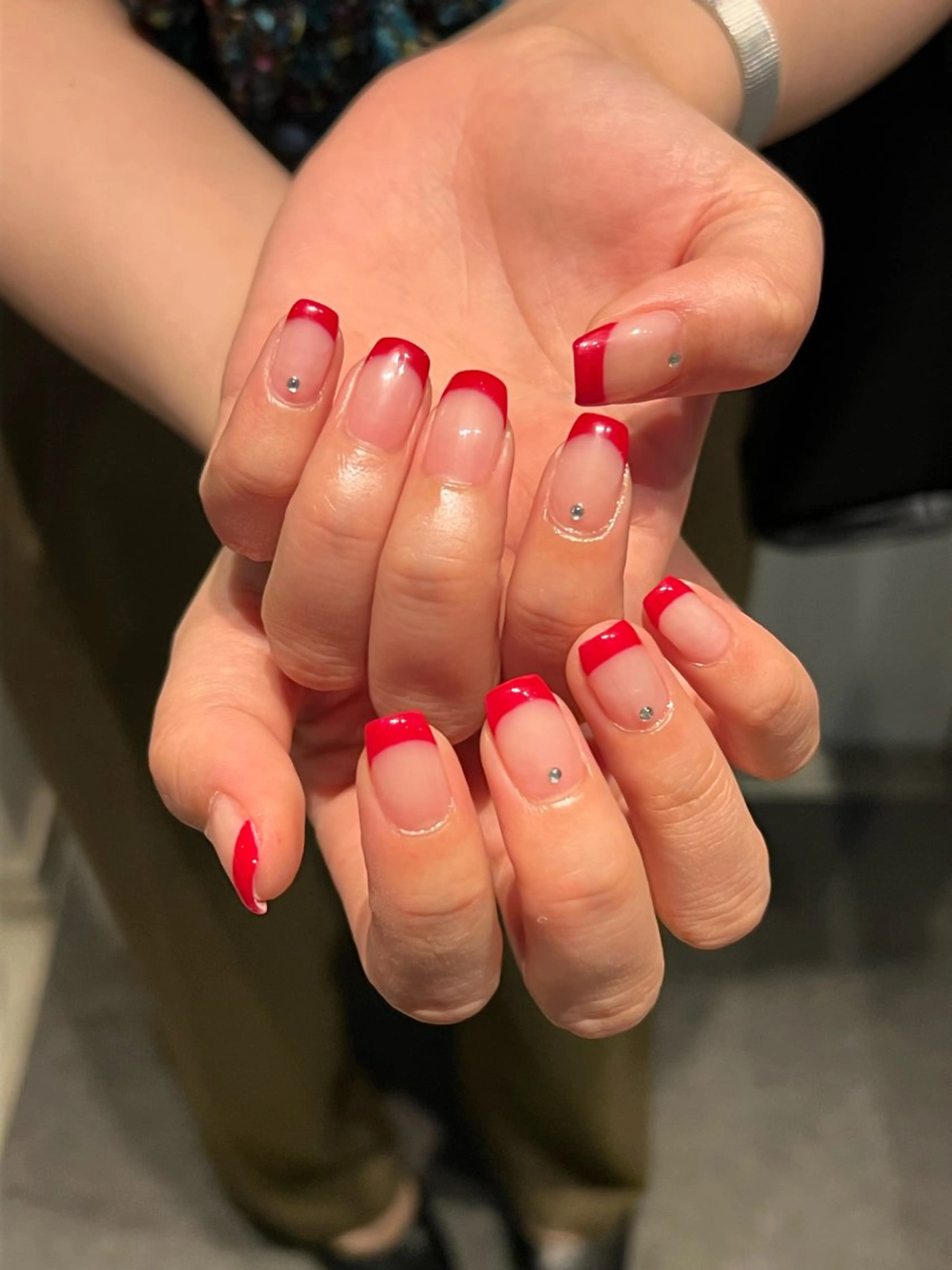 ネイル フレンチネイル 赤色 ハンドネイル 板垣 愛理/airiのネイルデザイン