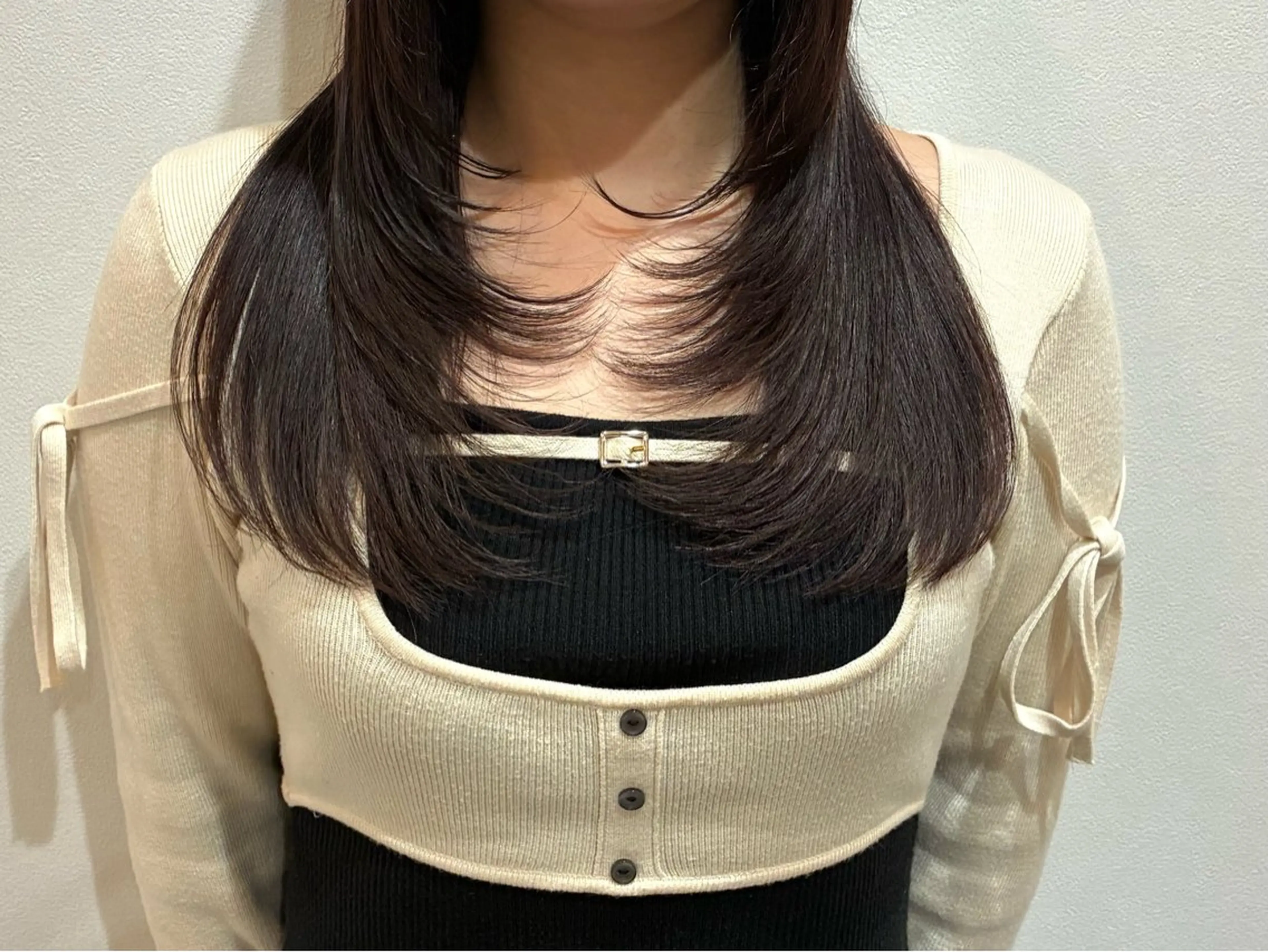 セミロング 顔まわりレイヤー 顔周りカット レイヤーカット カット 柴田真衣 /ナチュラル/半個室のヘアスタイル