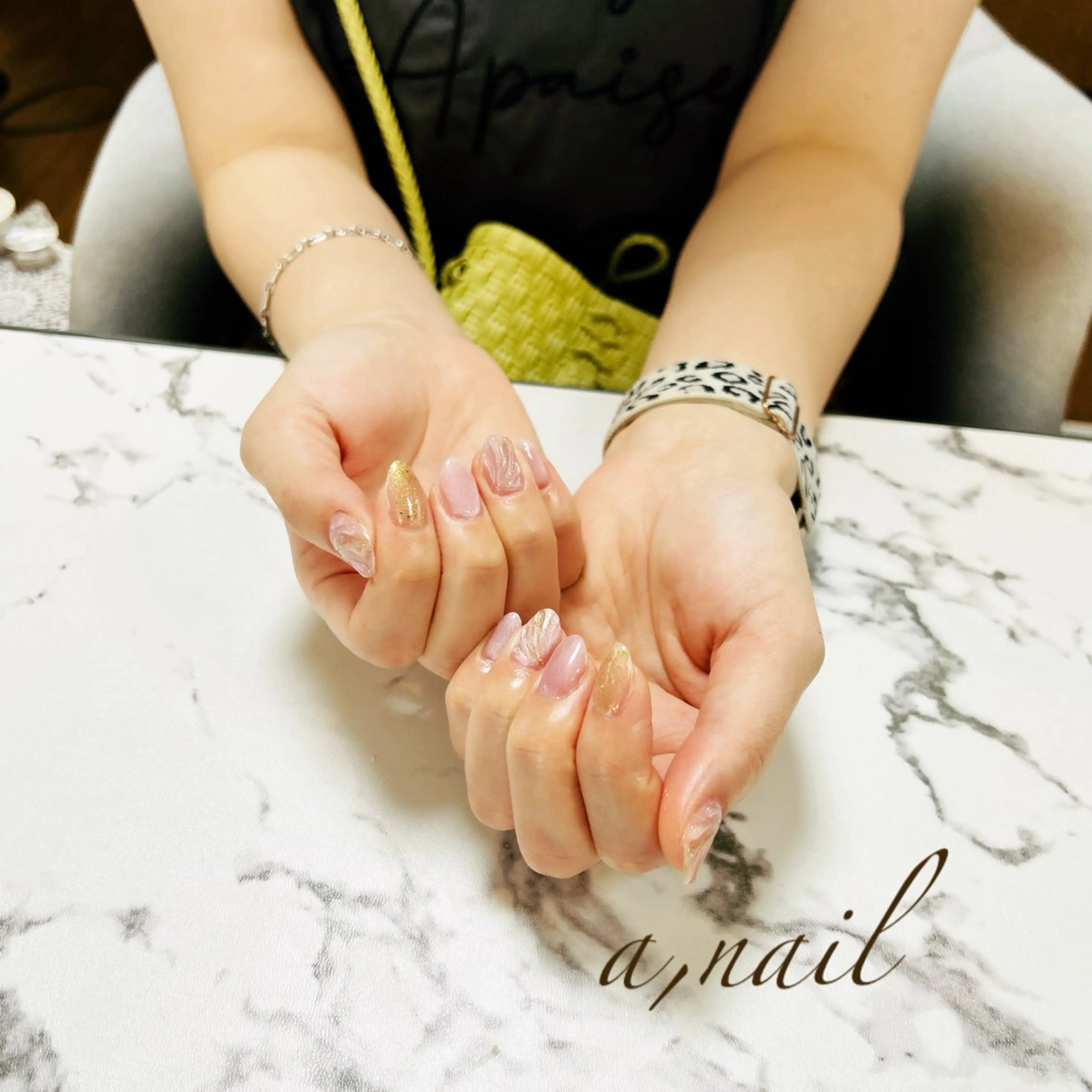 ネイル キラキラネイル マグネットネイル ぷっくりネイル シンプルネイル 夏ネイル ハンドネイル ネイルサロン エーネイルのネイルデザイン