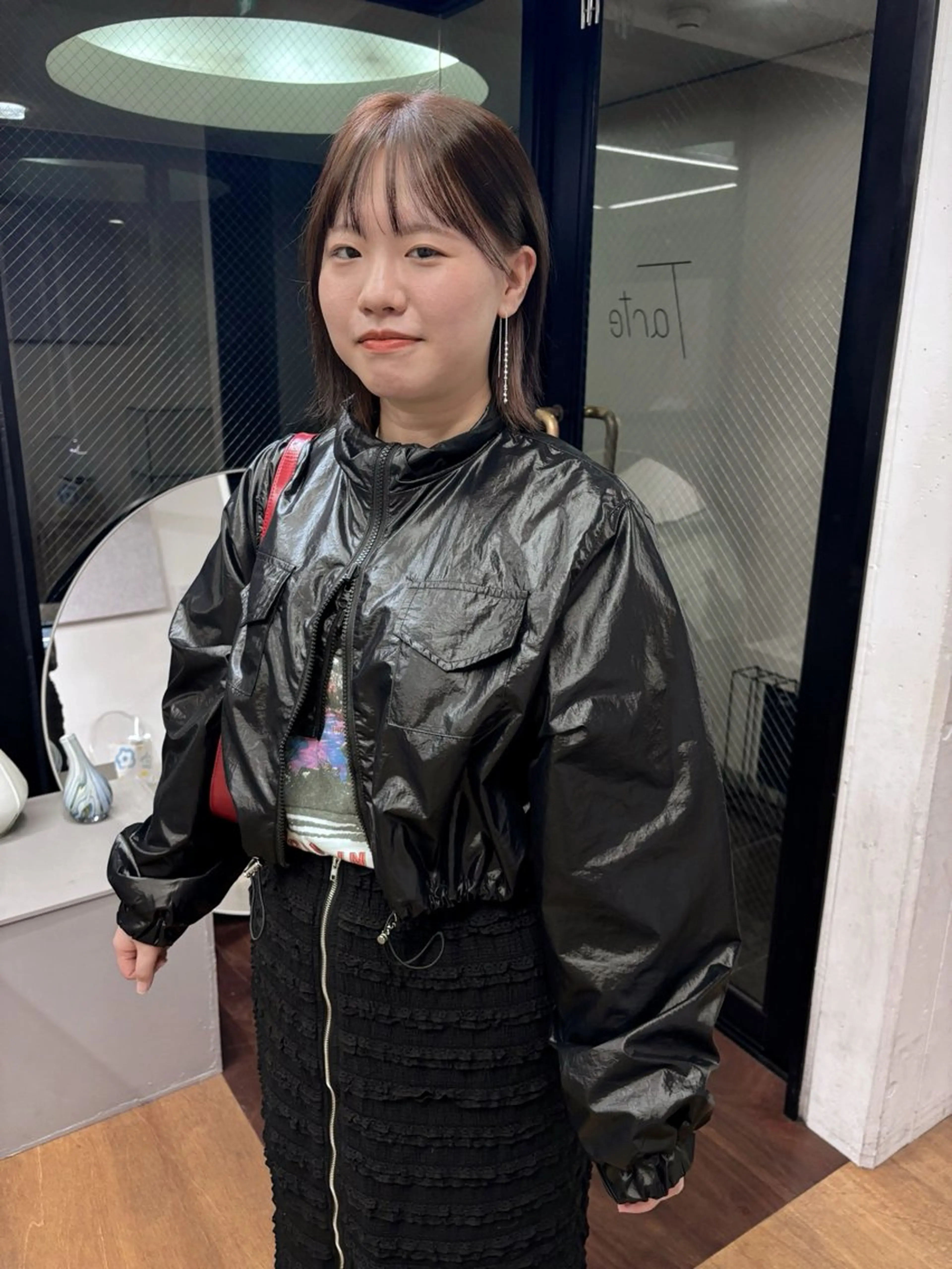 ミディアム カラー アッシュ アッシュブラウン ベージュカラー ブラウンカラー 透明感カラー 柔らかストレートと ツヤカラー/和田陽向のヘアスタイル