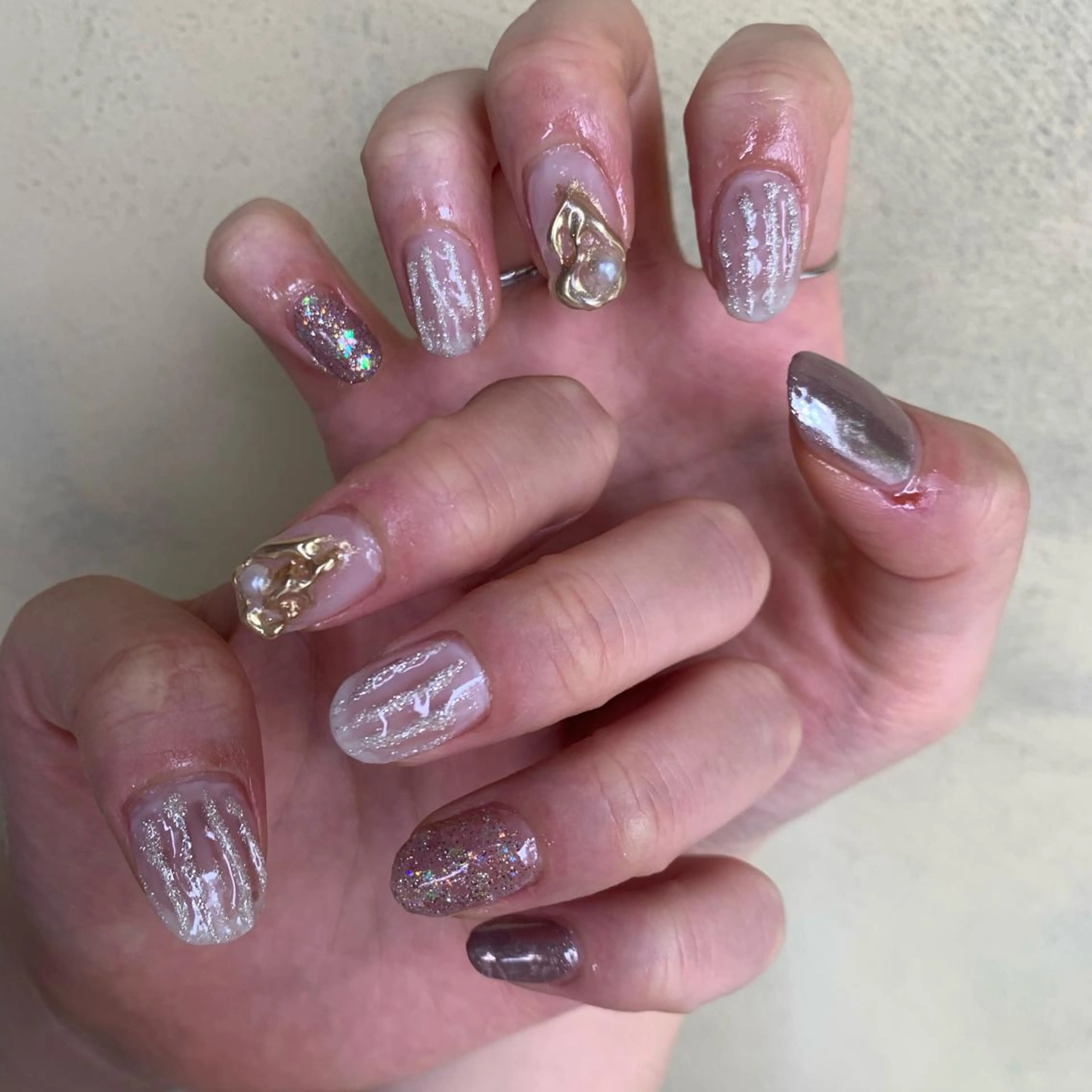 自分の好みのネイルにしたい方おすすめ！パーツ持ち込みOKなやり放題ネイル💅🏻💖の写真