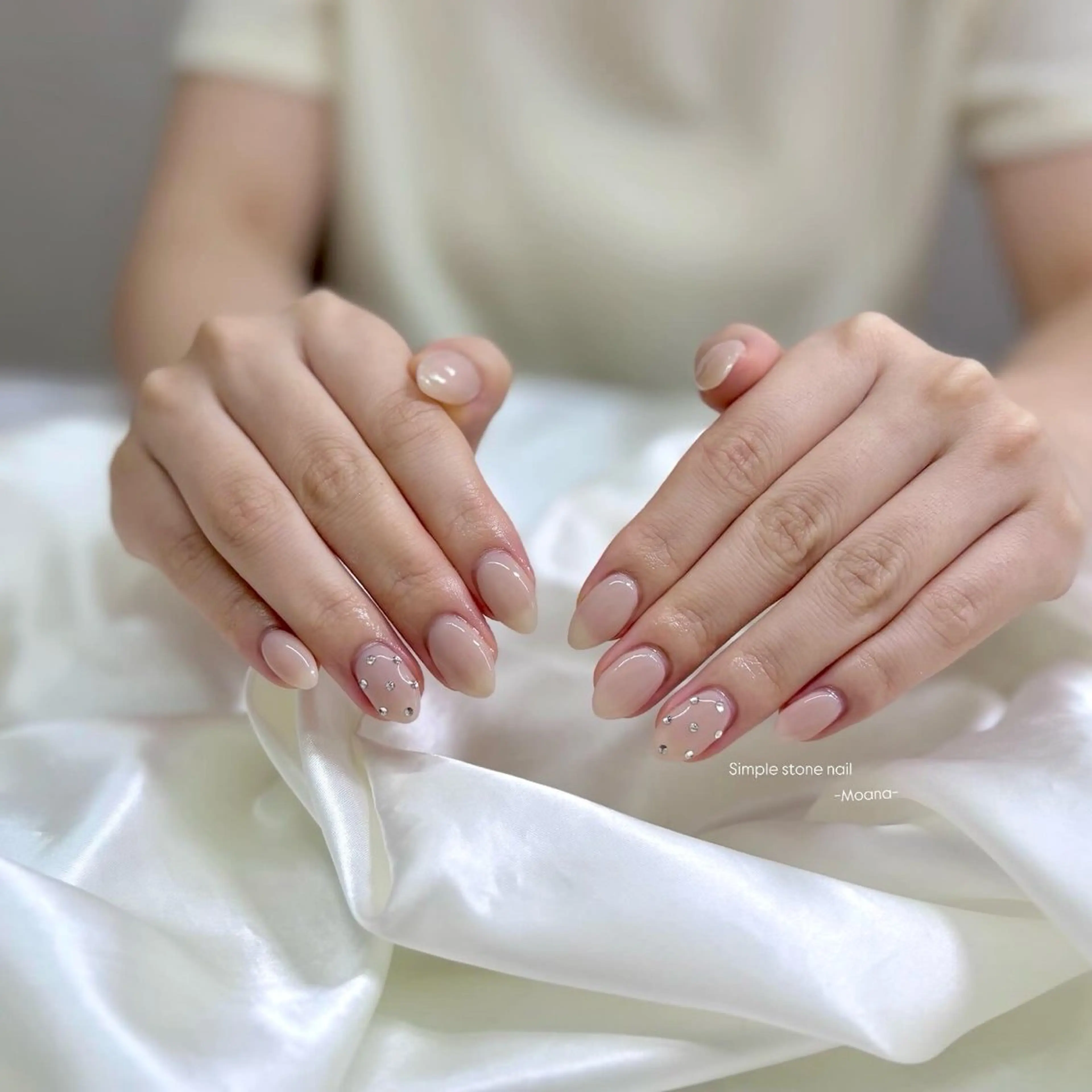 ネイル ドット オフィスネイル ワンカラーネイル シンプルネイル ストーンネイル ハンドネイル Moana nail Hiyoriのネイルデザイン