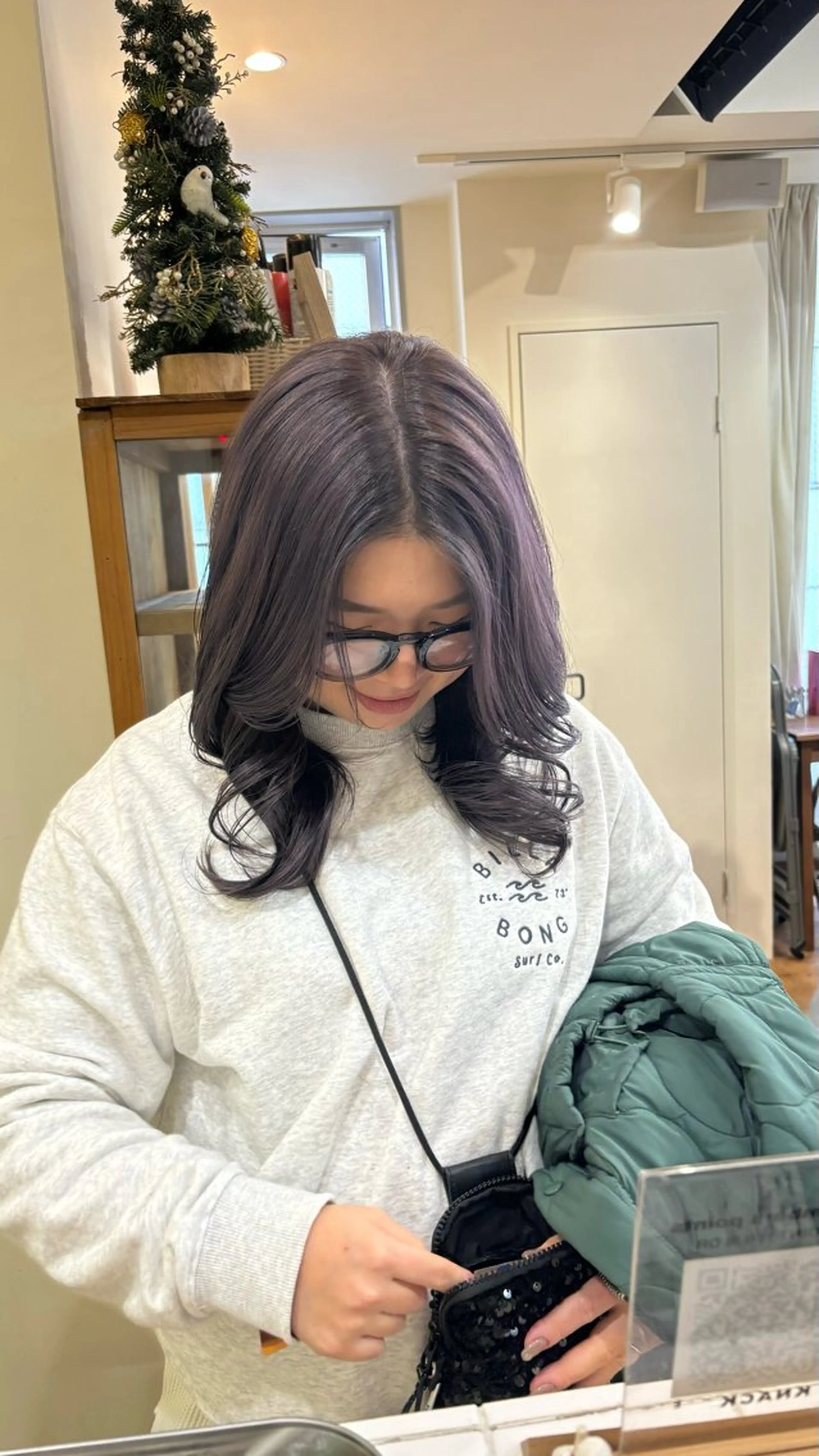 セミロング カラー ラベンダーカラー ラベンダーグレー ヘアカラー Rinon所属・沖 真琴のヘアスタイル