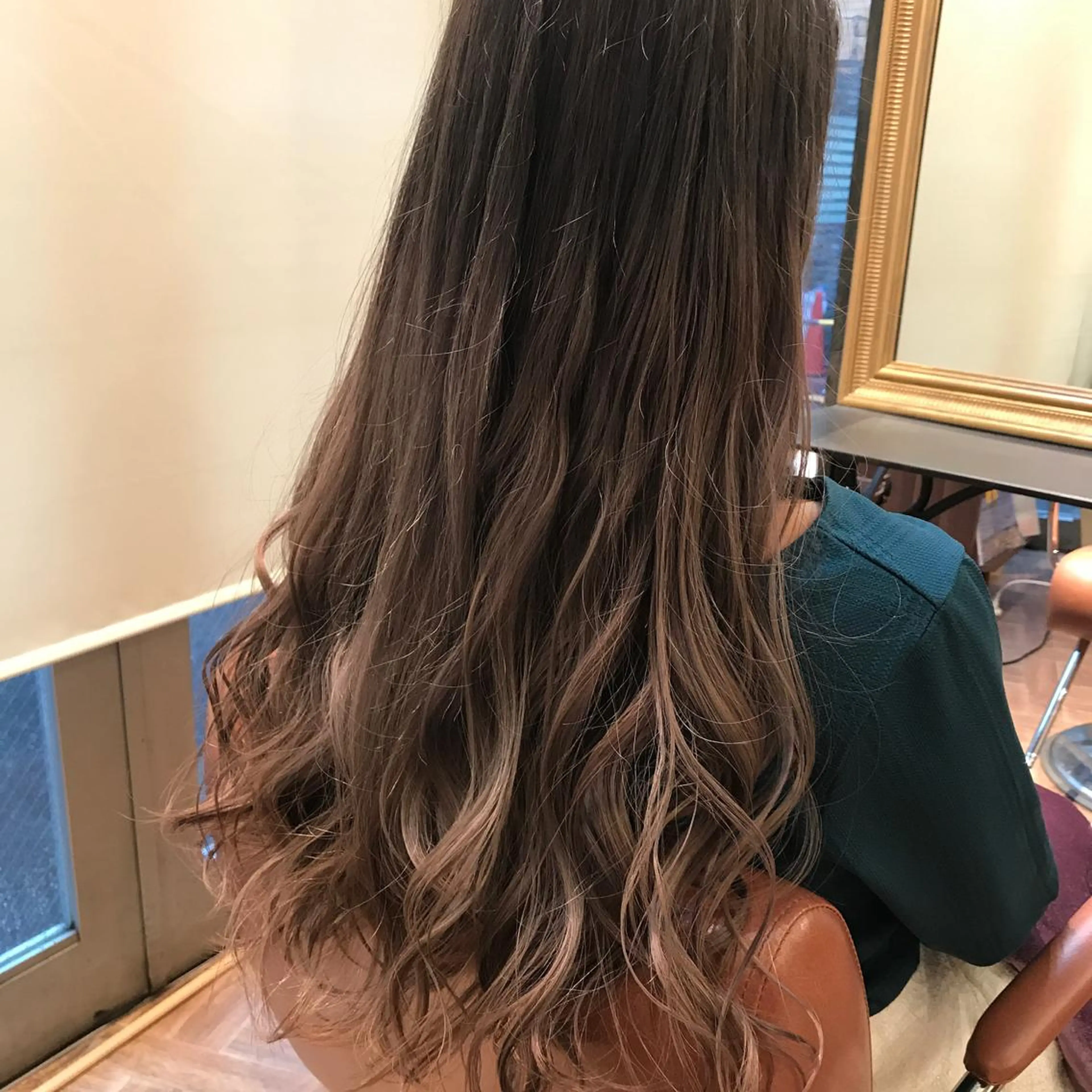 ロング カラー ブリーチ 透明感カラー グラデーションカラー ✨ハイトーン✨透明感 ✨生神　優季のヘアスタイル