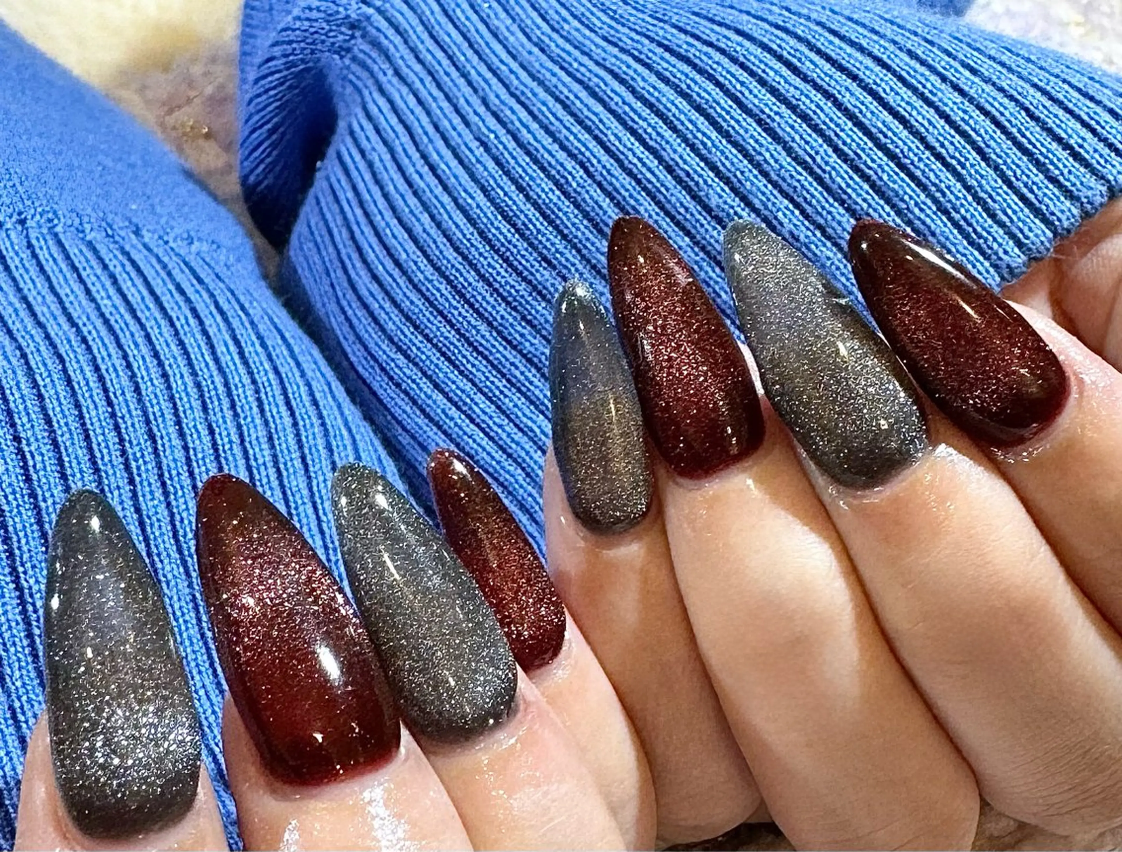 ネイル 長さ出し ジェルネイル マグネットネイル メンズネイル 赤色 ハンドネイル マイムネイル所属・MIMnail メンズネイリストのネイルデザイン