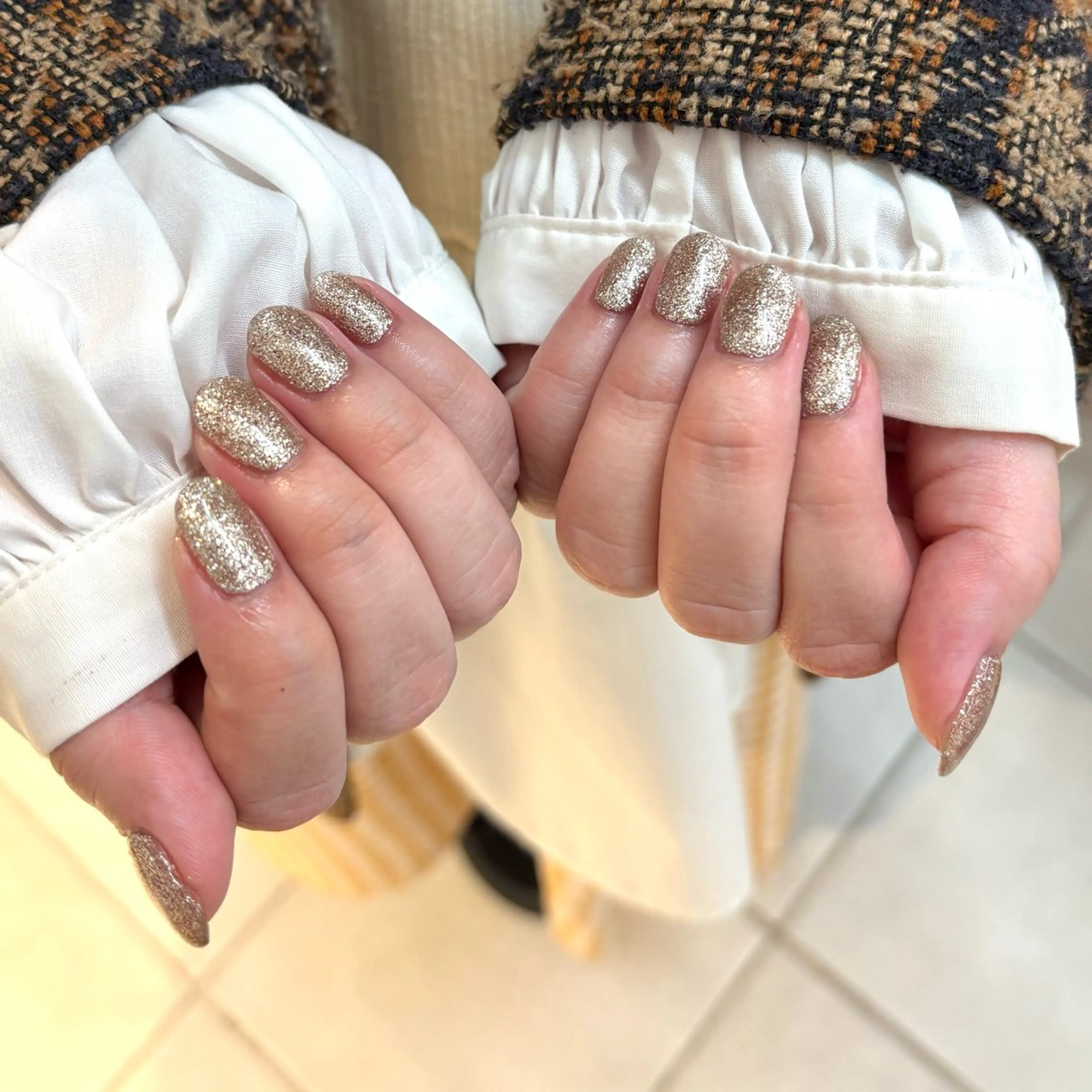 ネイル ブラウン ゴールド ラメ(グリッター) ラメグラデーション ワンカラーネイル ai _l0ve TRIOS nailのネイルデザイン