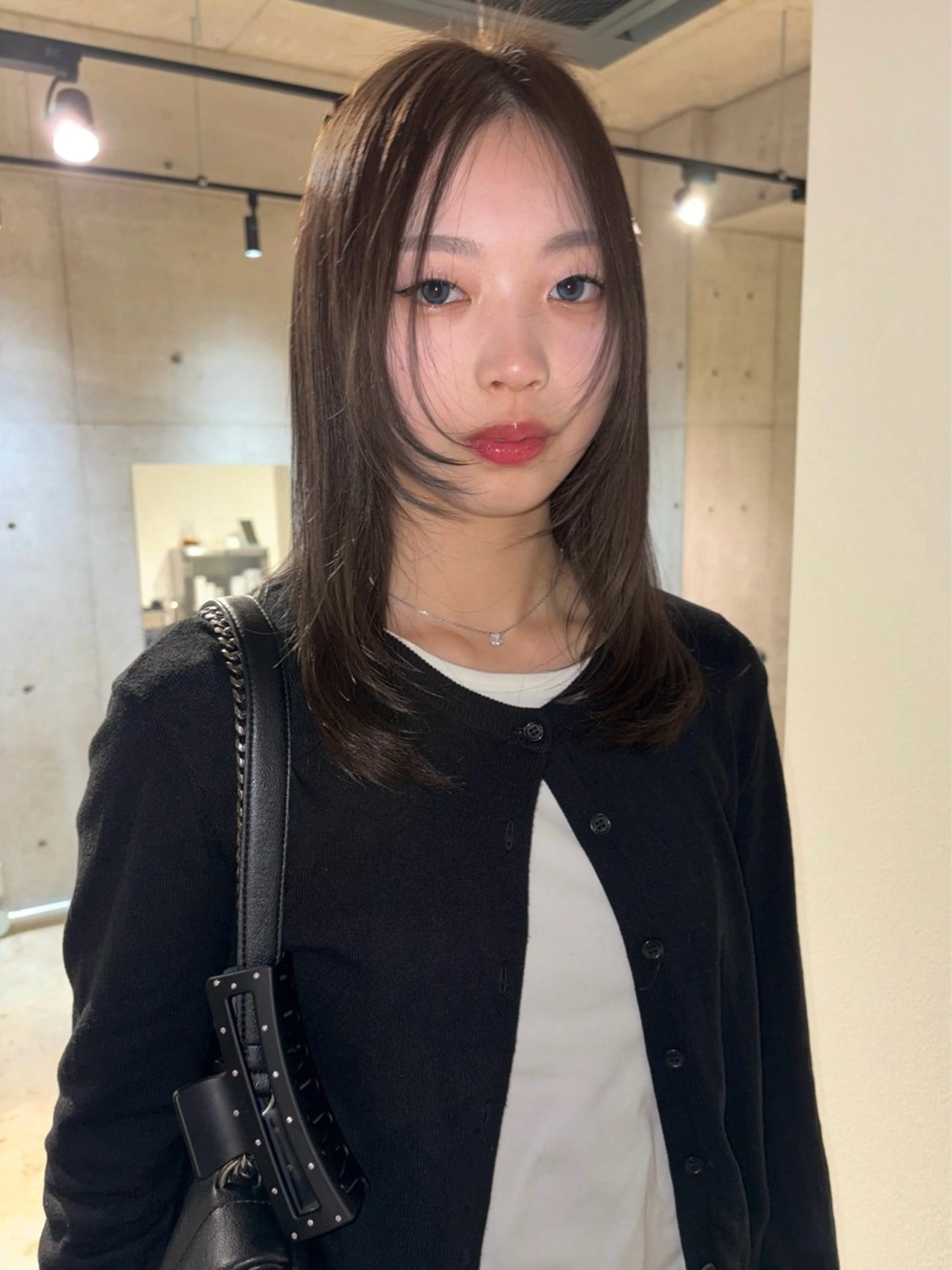 セミロング ヘアカラー siki hinaのヘアスタイル