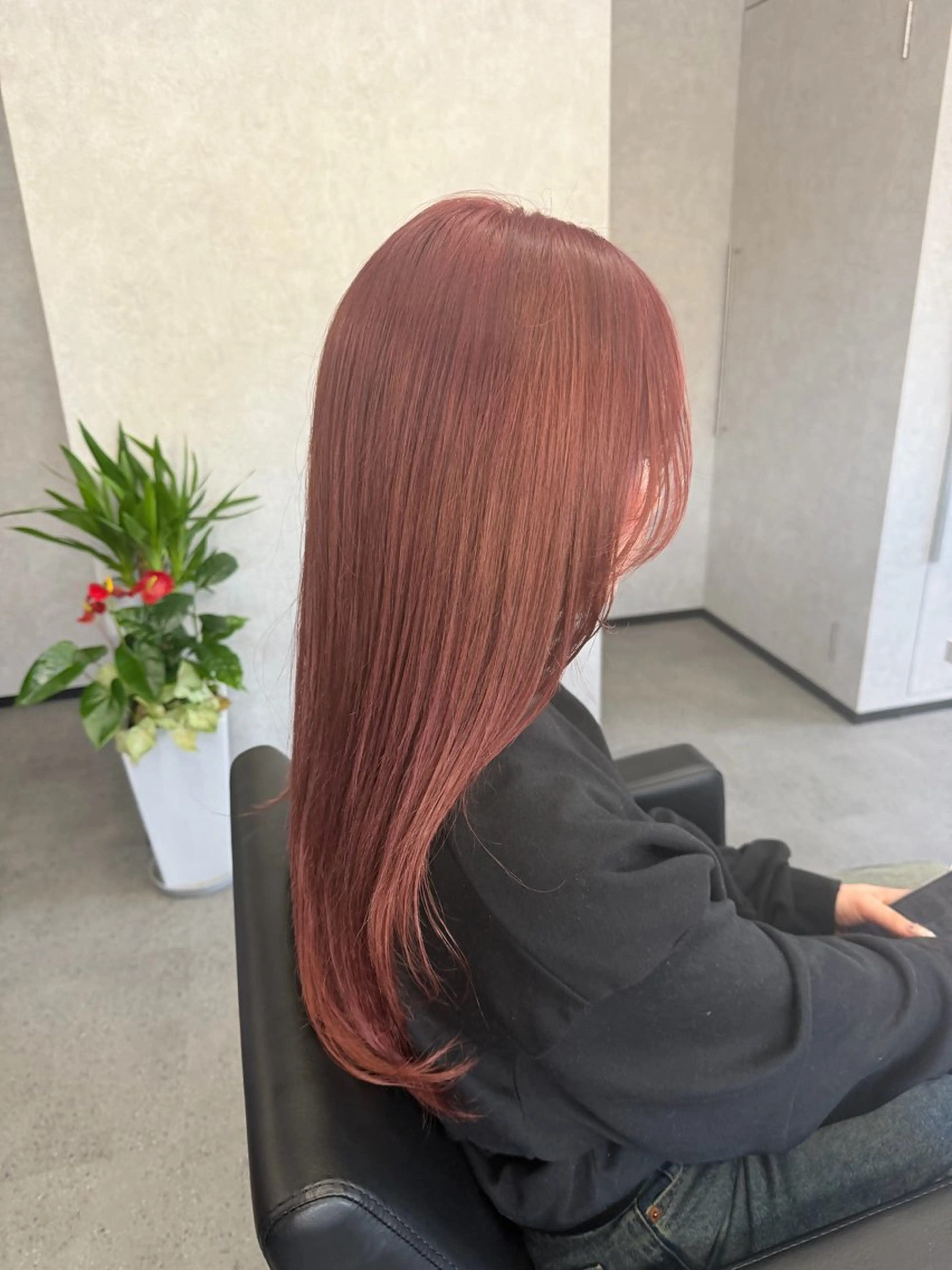 ロング カラー ブリーチ ピンクカラー ヘアカラー niko_saga_hairmake所属・アヤカ （AYAKA）のヘアスタイル