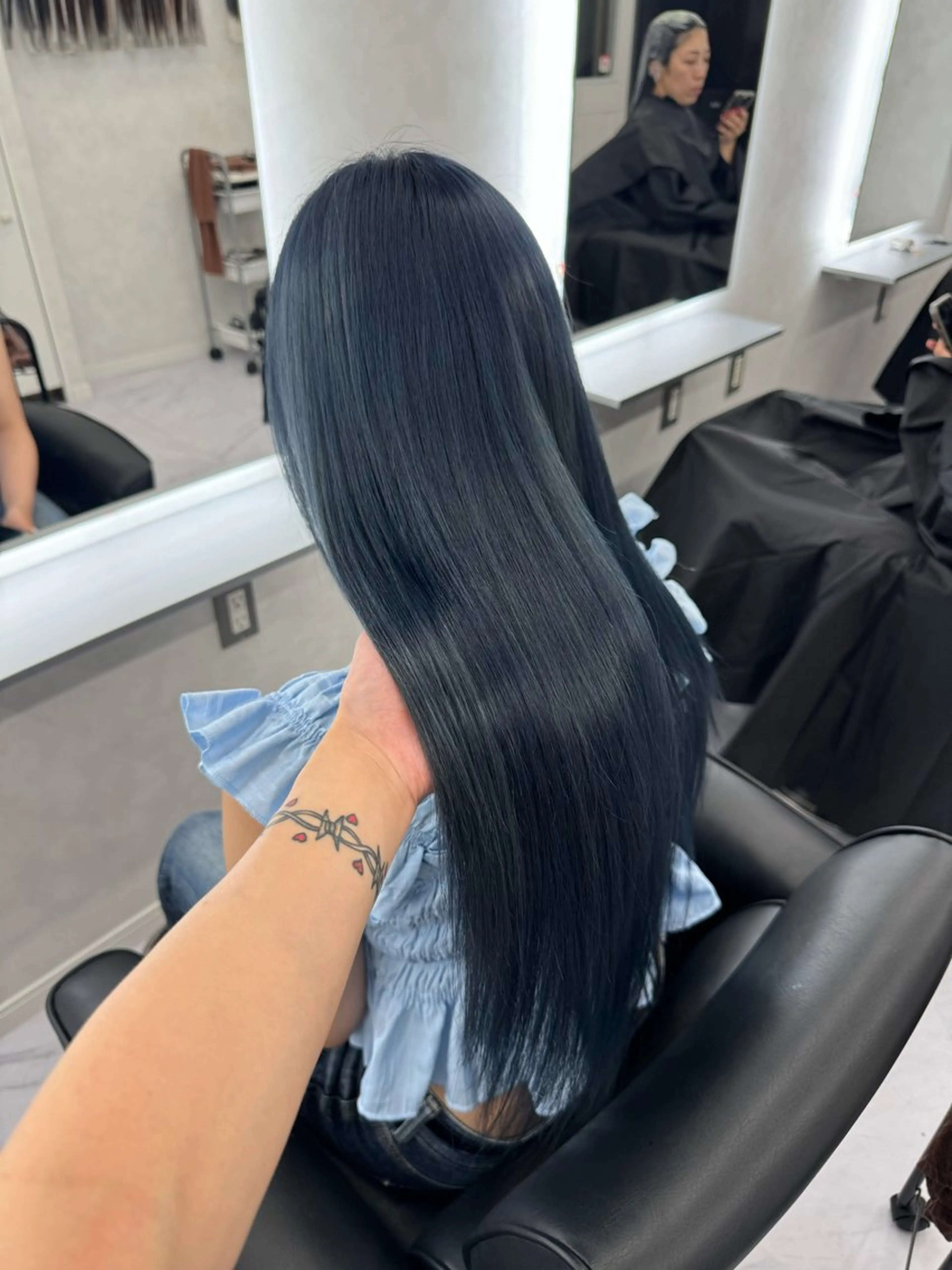 ロング カラー 💛最強ハイトーン 🐝chan🍯のヘアスタイル